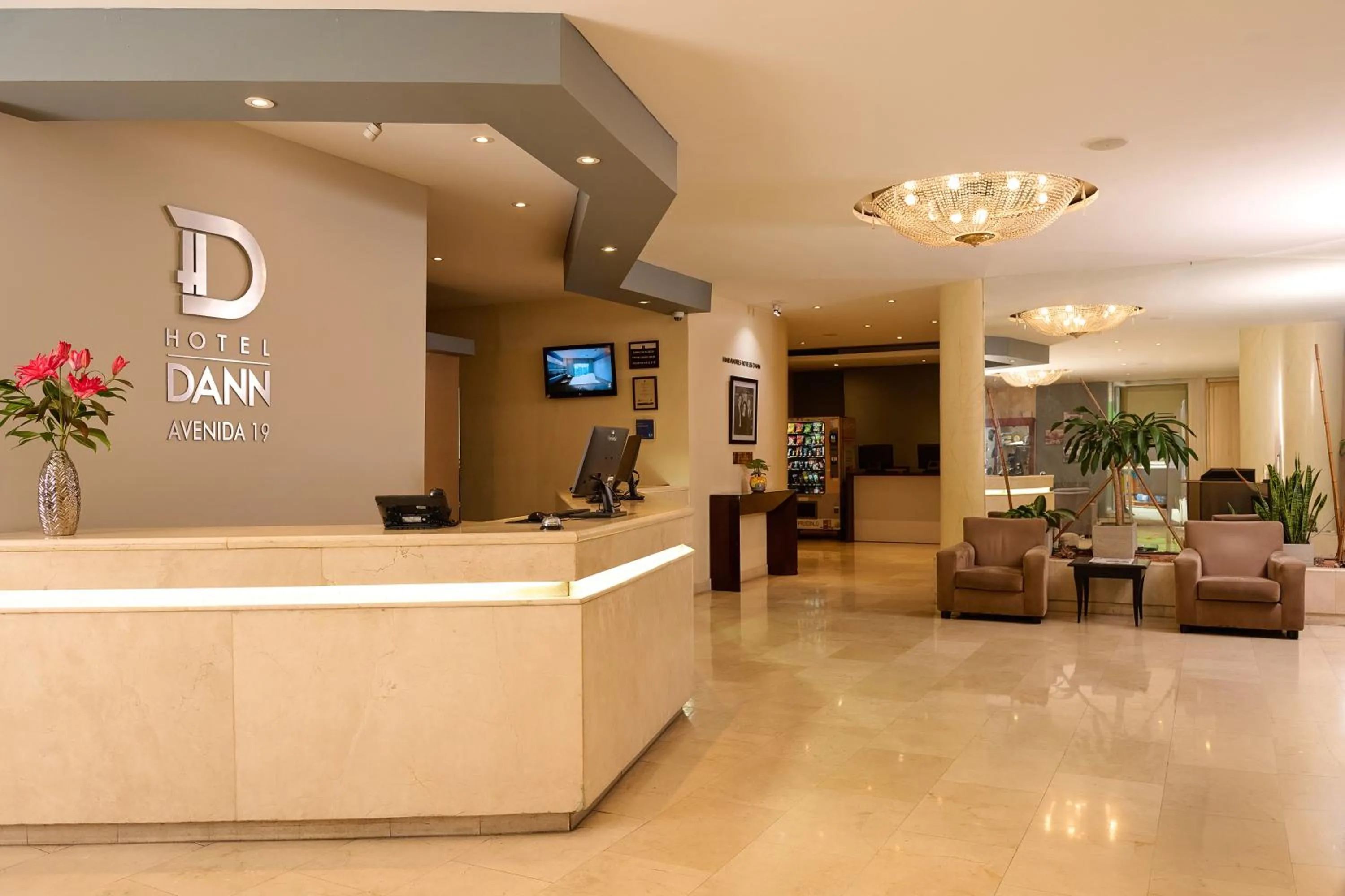 Lobby or reception in Hotel Dann Av. 19