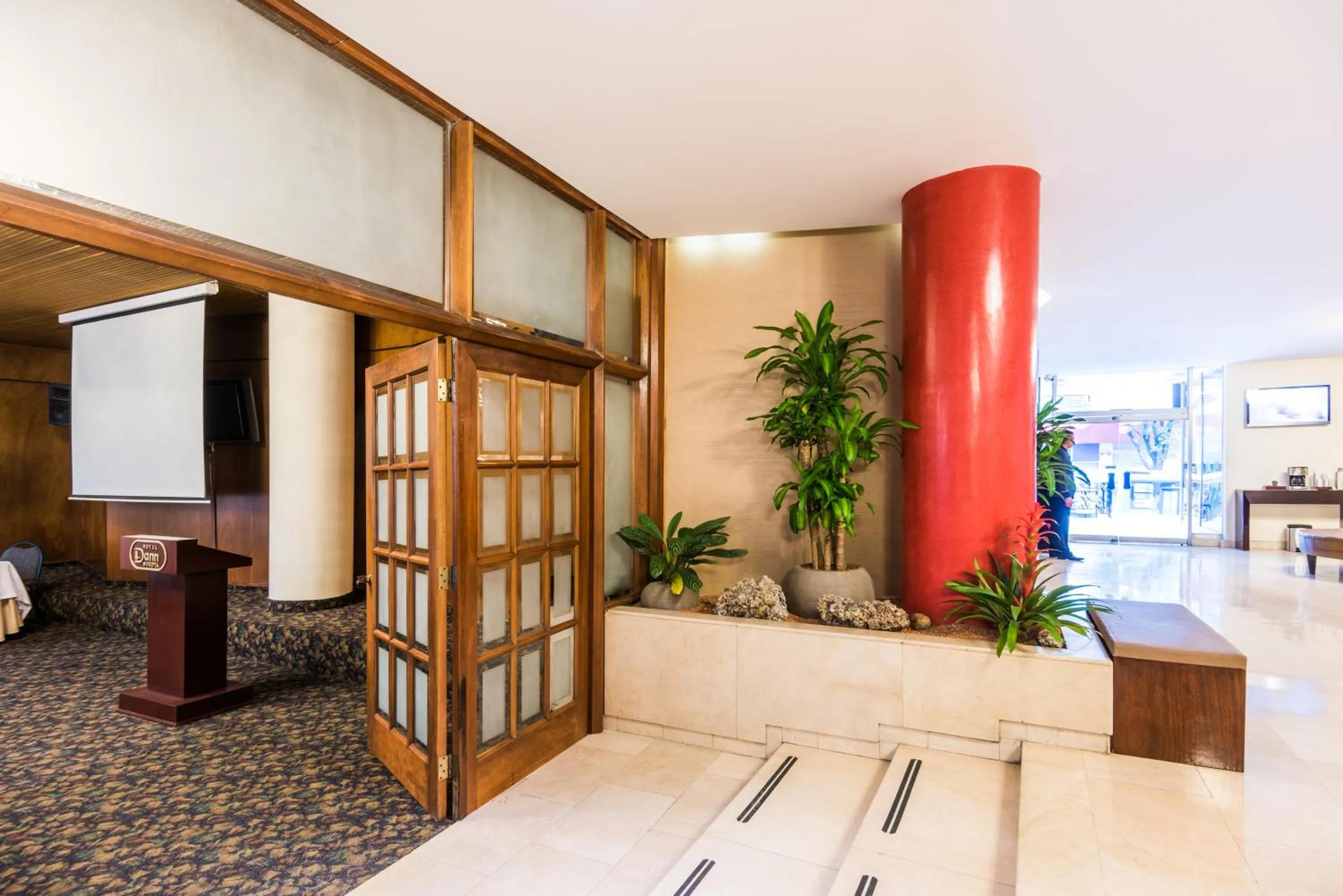 Banquet/Function facilities in Hotel Dann Av. 19