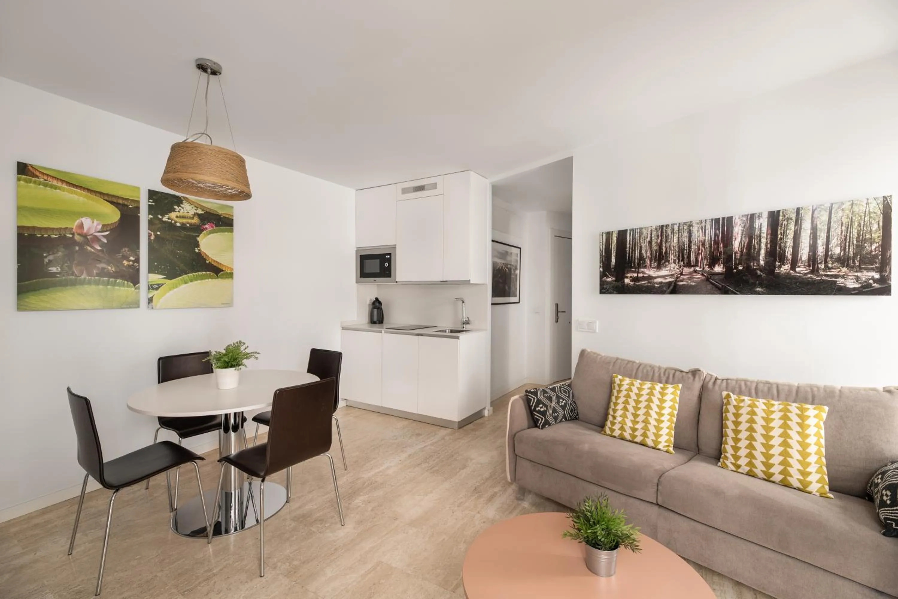 Kitchen or kitchenette in Apartamentos Suite The Way