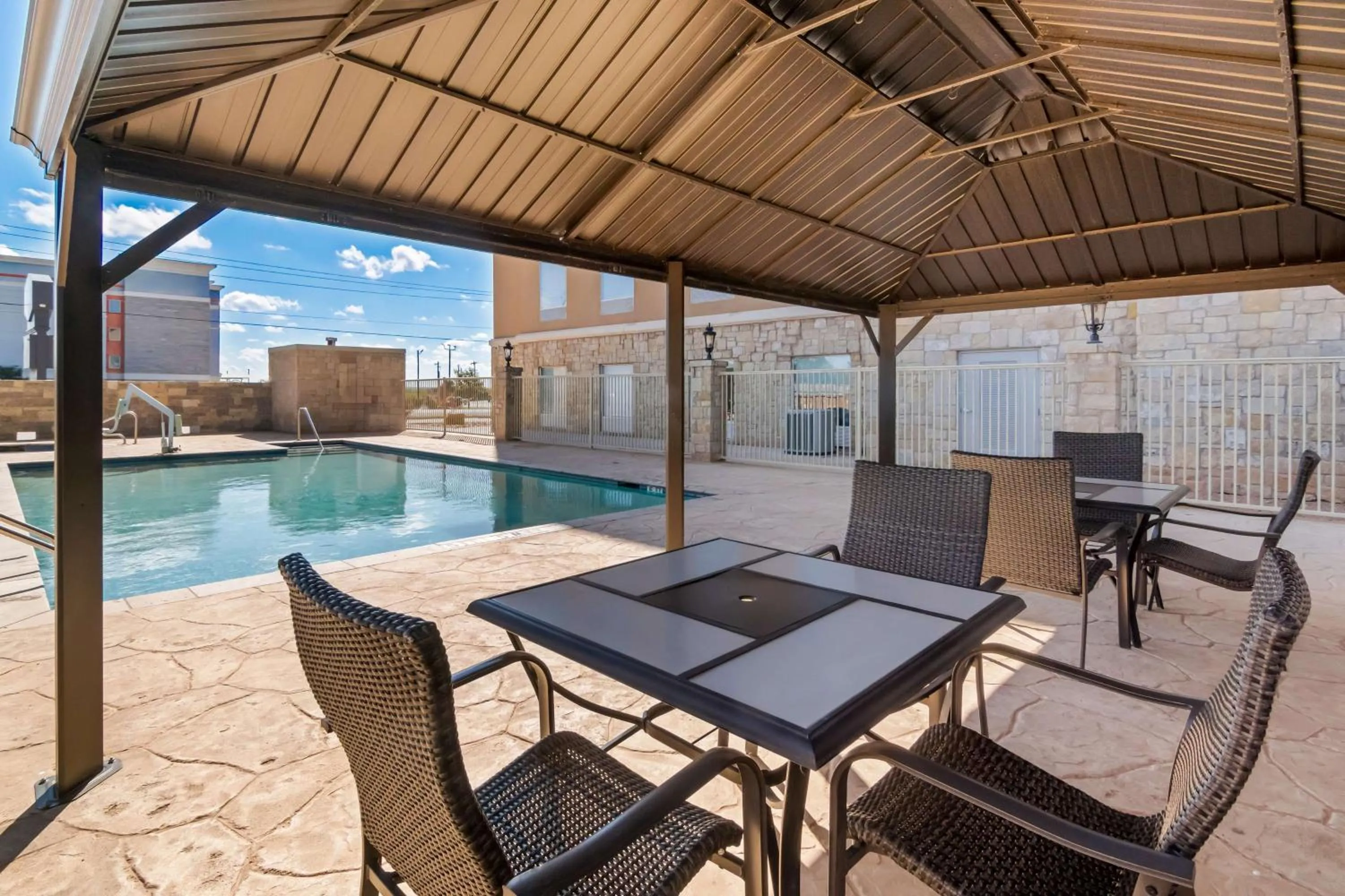 Patio in Hampton Inn & Suites Abilene I-20