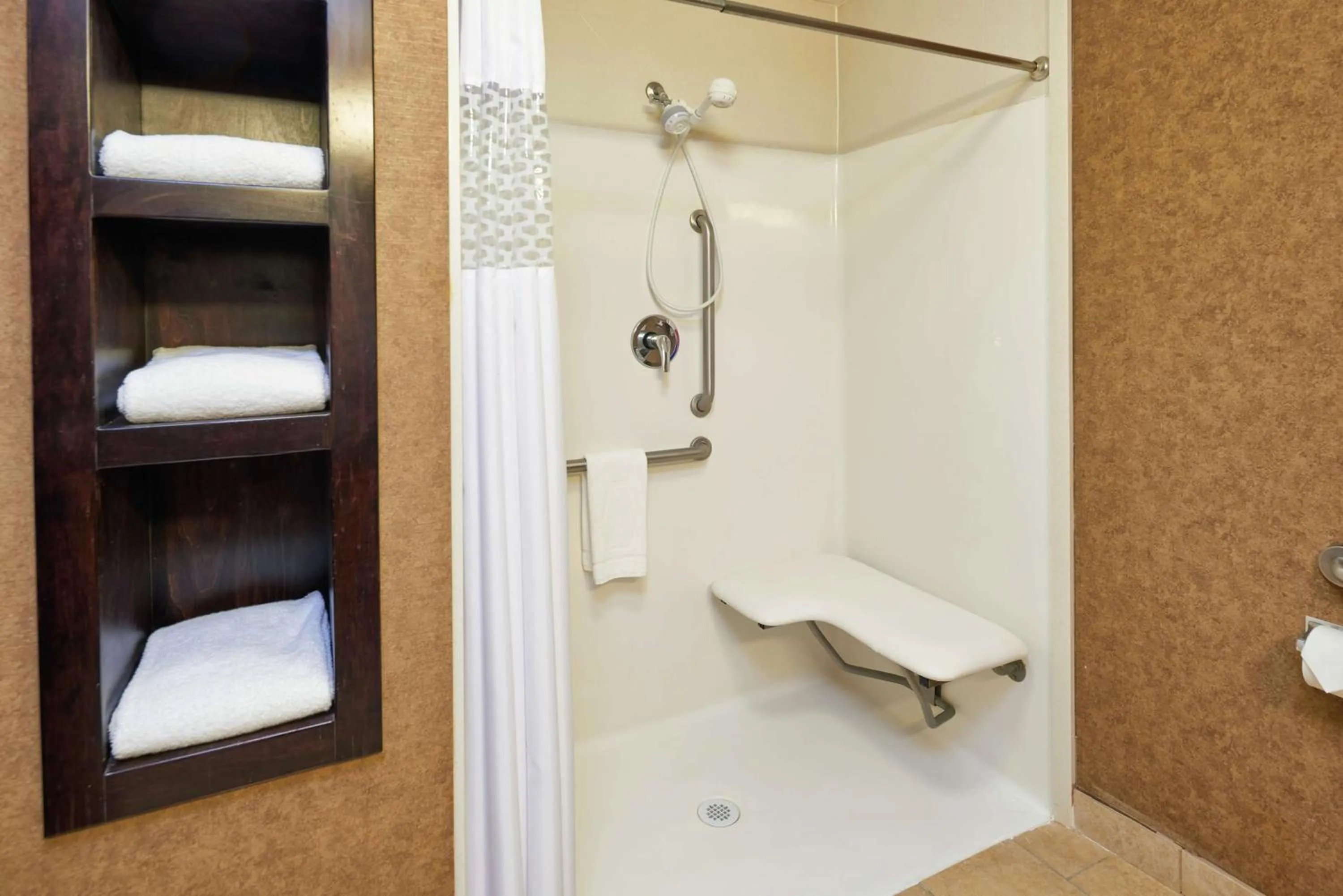 Shower in Hampton Inn Sweetwater