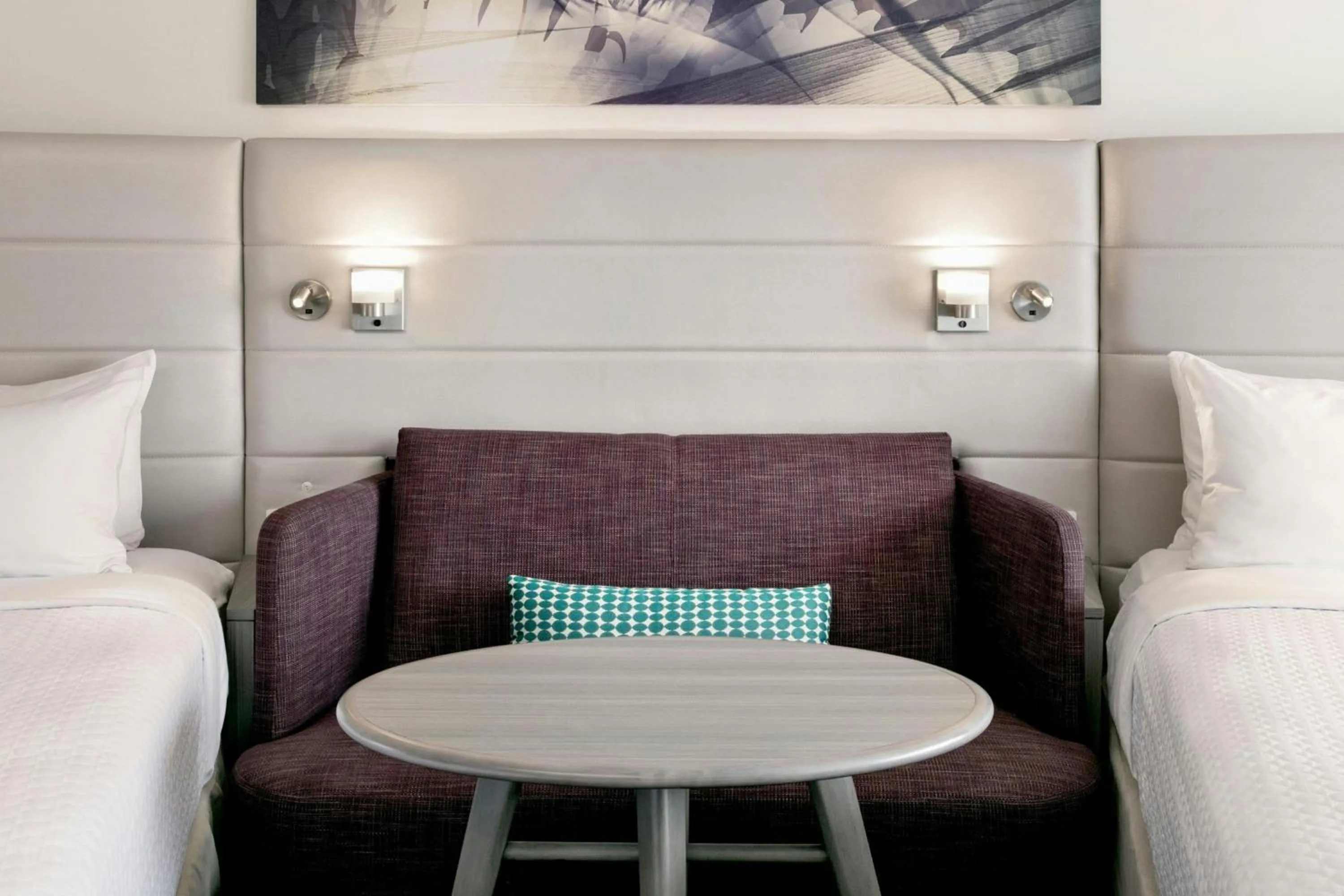 Photo of the whole room, Bed in Peachtree Hotel Midtown Atlanta