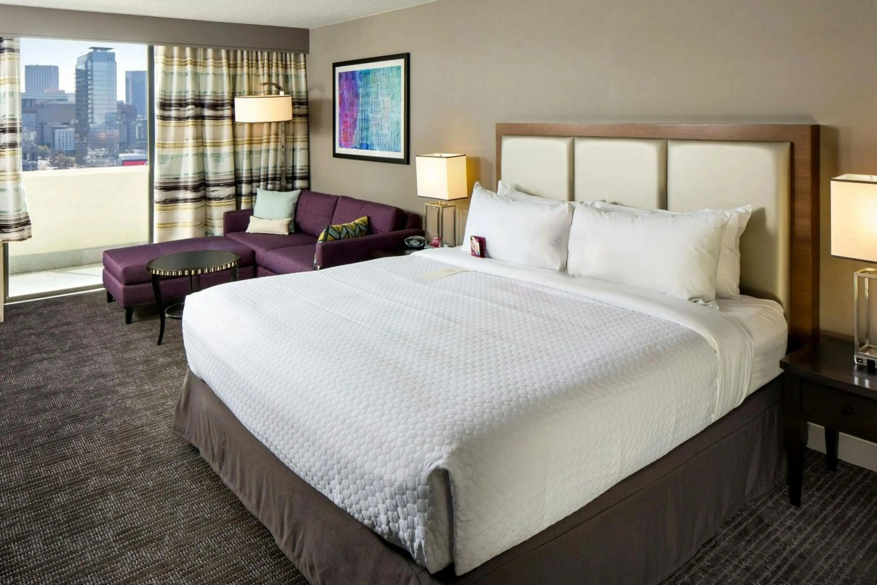 Photo of the whole room, Bed in Peachtree Hotel Midtown Atlanta