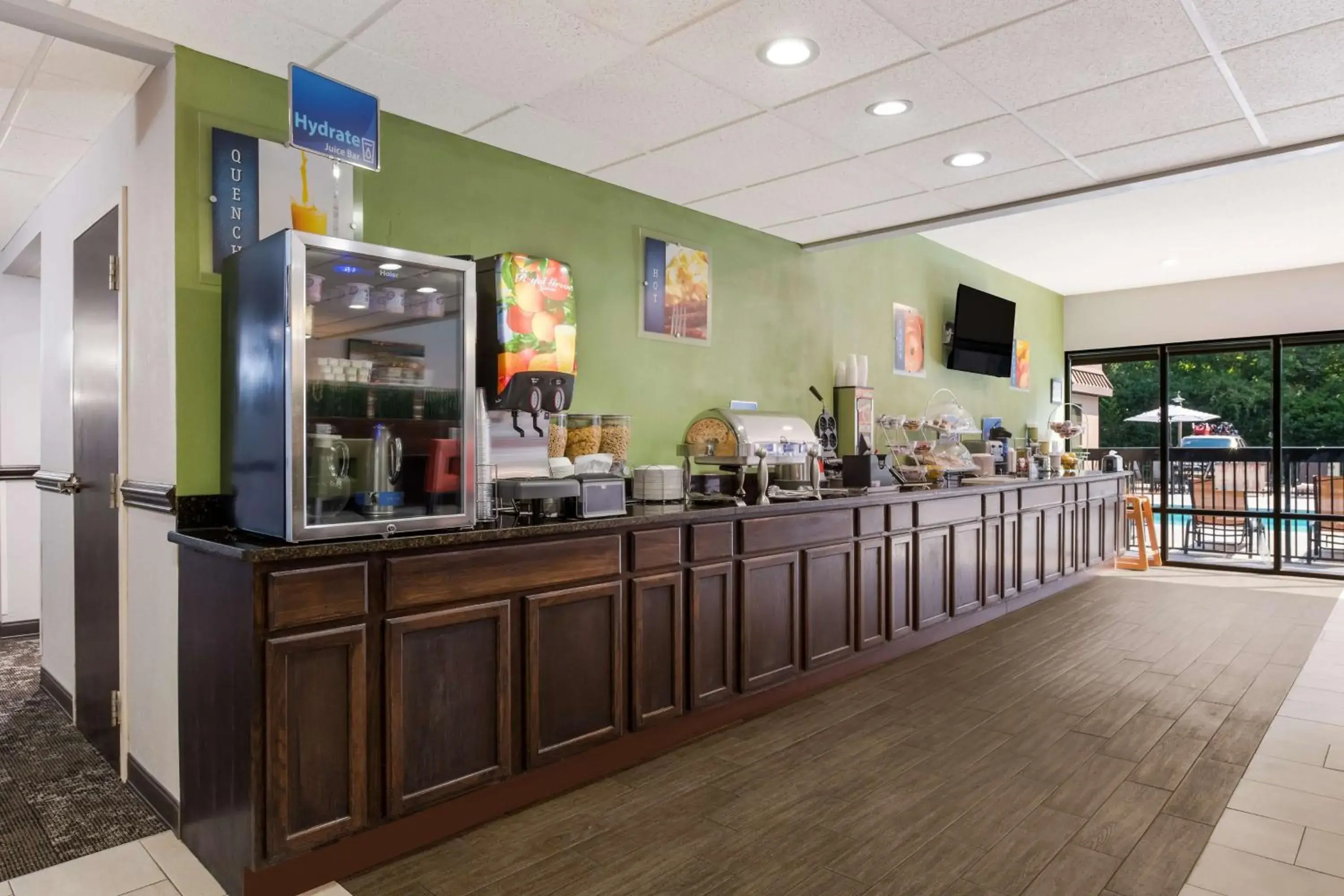 Breakfast in Best Western Albemarle Inn Breakfast in Best Western Albemarle Inn