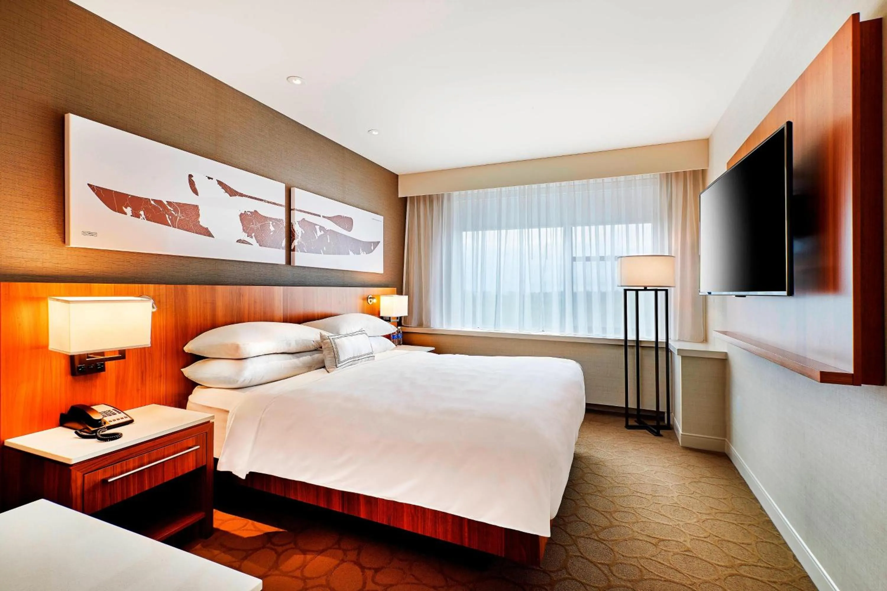 Bedroom, Bed in Delta Hotels by Marriott Dartmouth