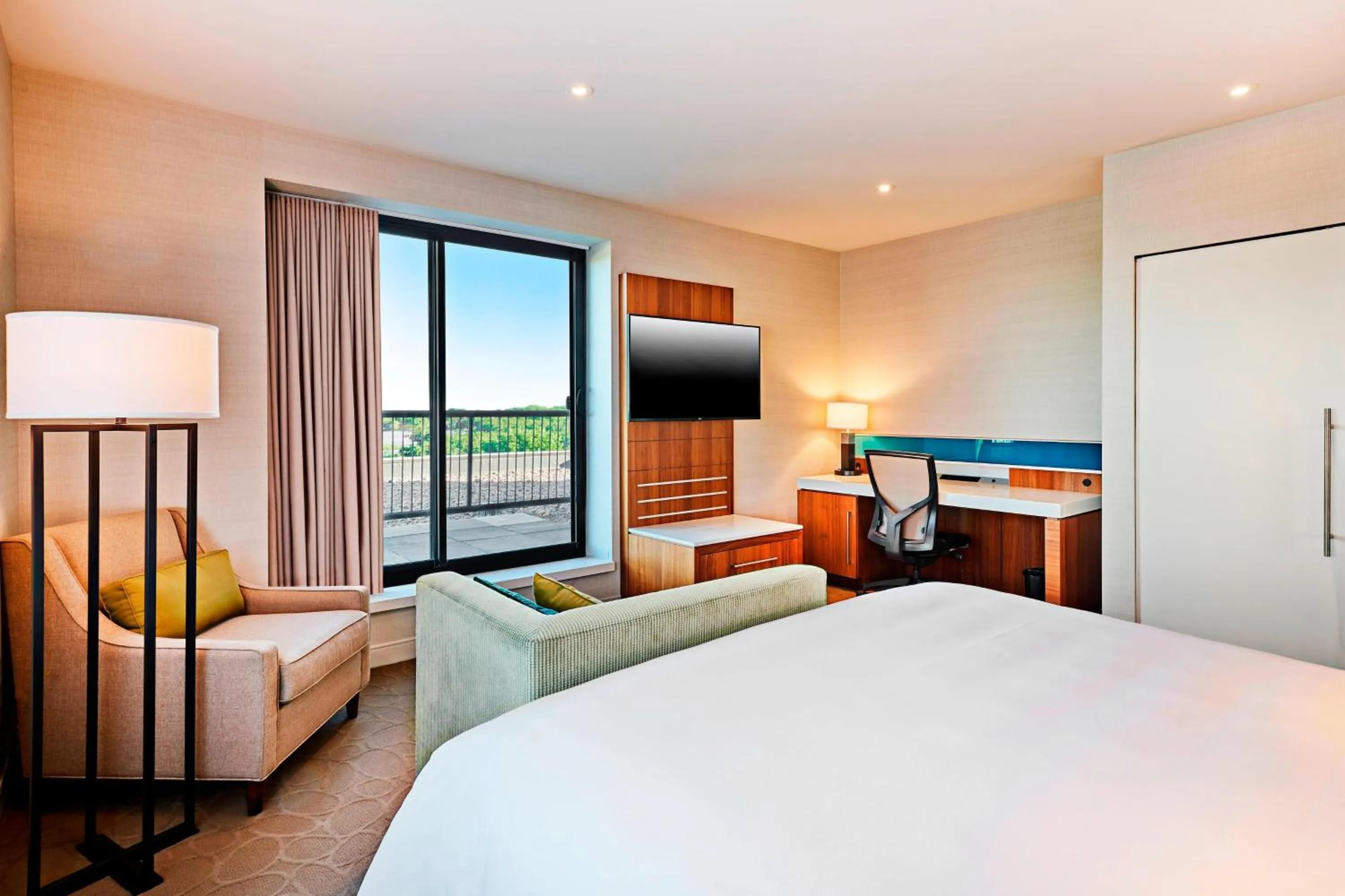 Photo of the whole room, Bed in Delta Hotels by Marriott Dartmouth