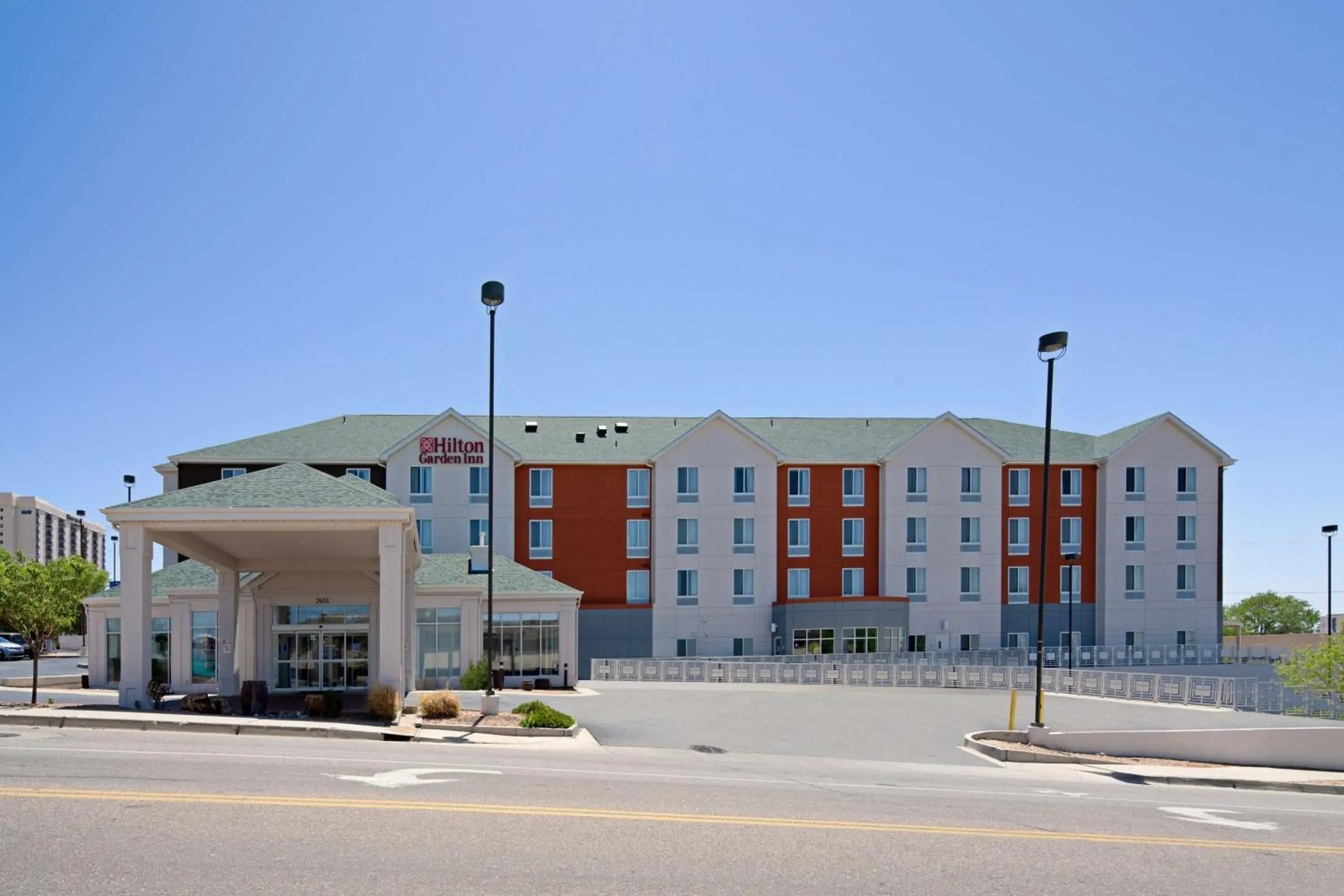 Property building in Hilton Garden Inn Albuquerque Airport Property building in Hilton Garden Inn Albuquerque Airport