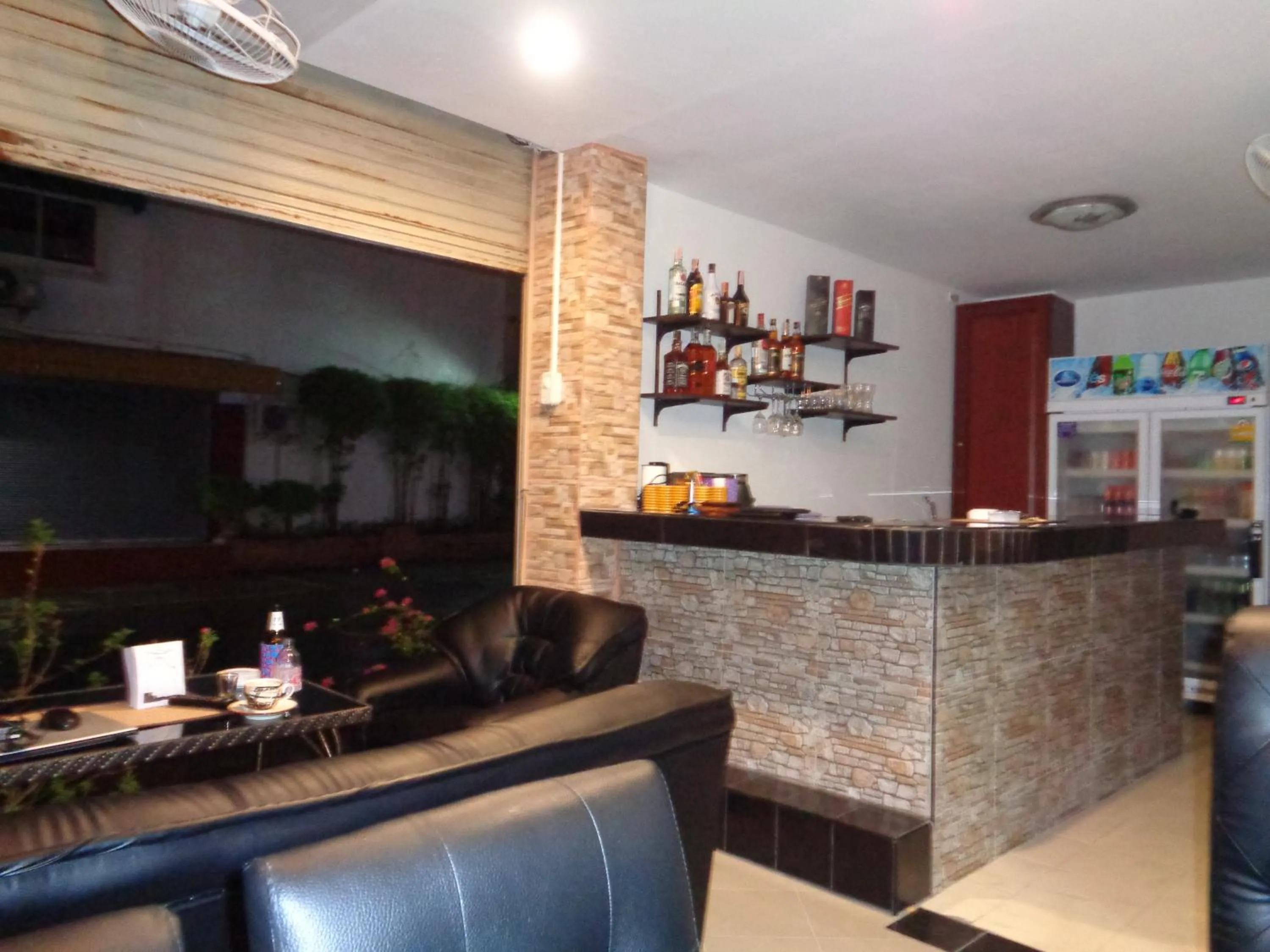 Restaurant/places to eat in Chill Inn