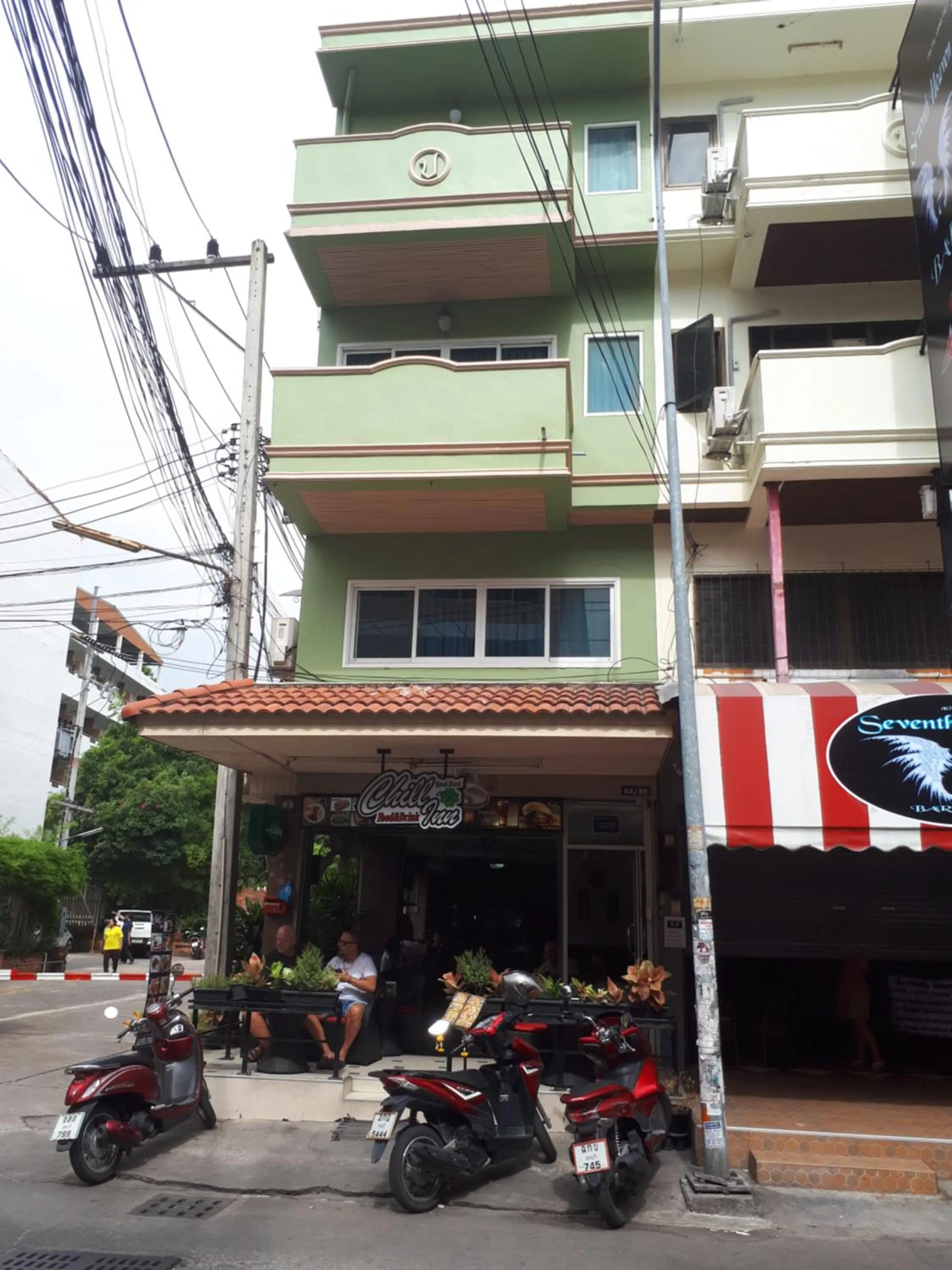 Facade/entrance in Chill Inn