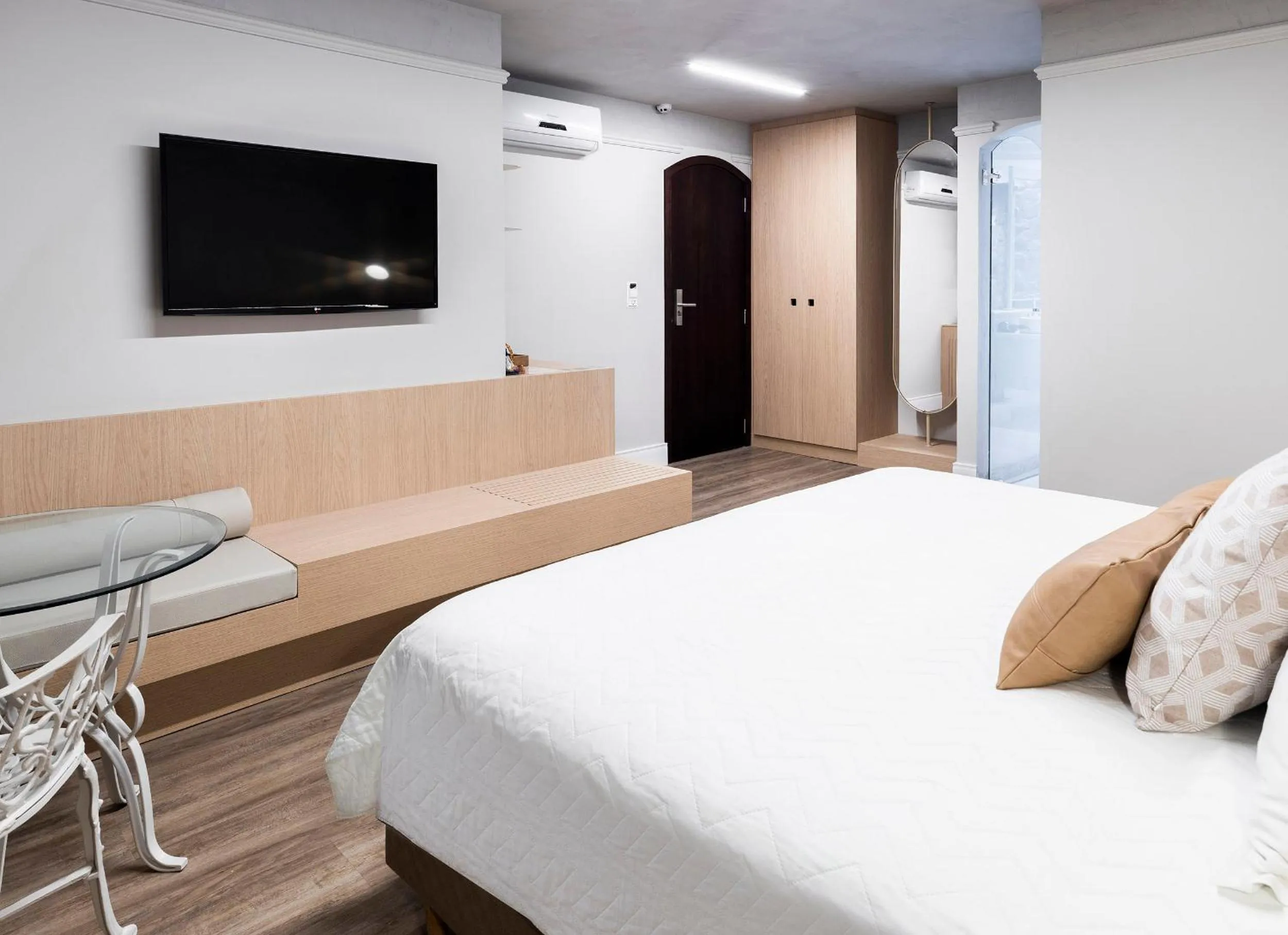 Photo of the whole room, Bed in HM Hotel