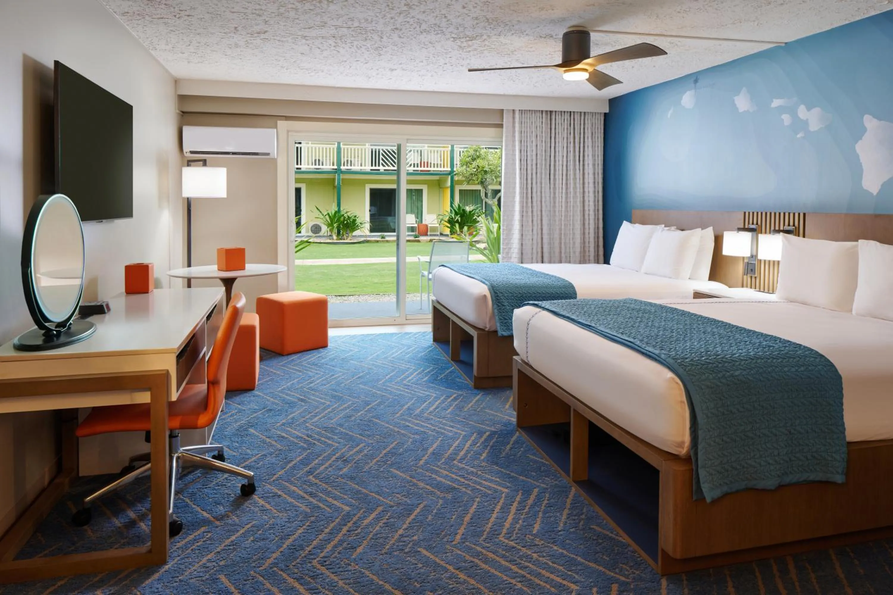 Photo of the whole room, Bed in Kauai Shores Hotel