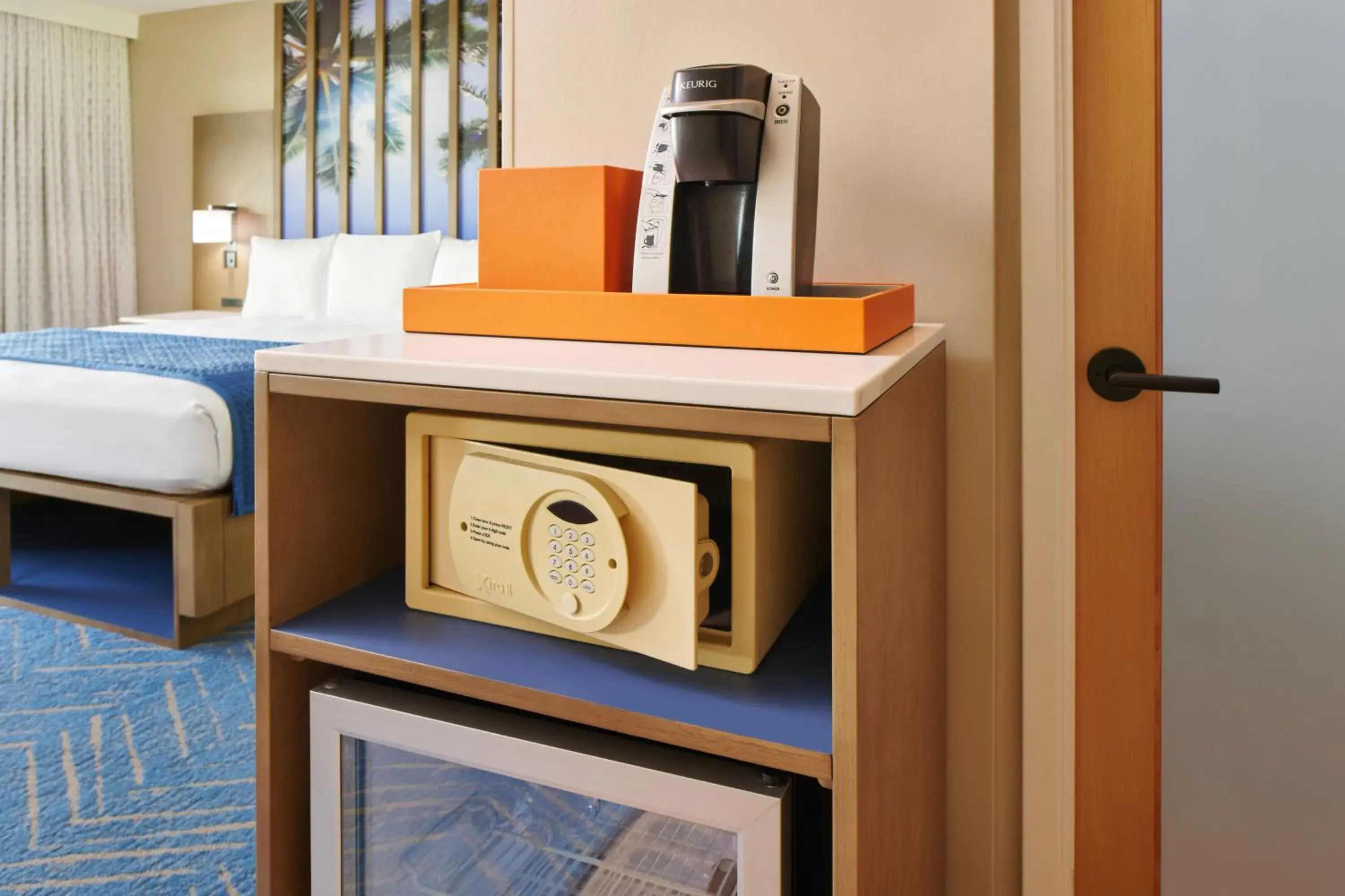 Bedroom, Bed in Kauai Shores Hotel Bedroom, Bed in Kauai Shores Hotel