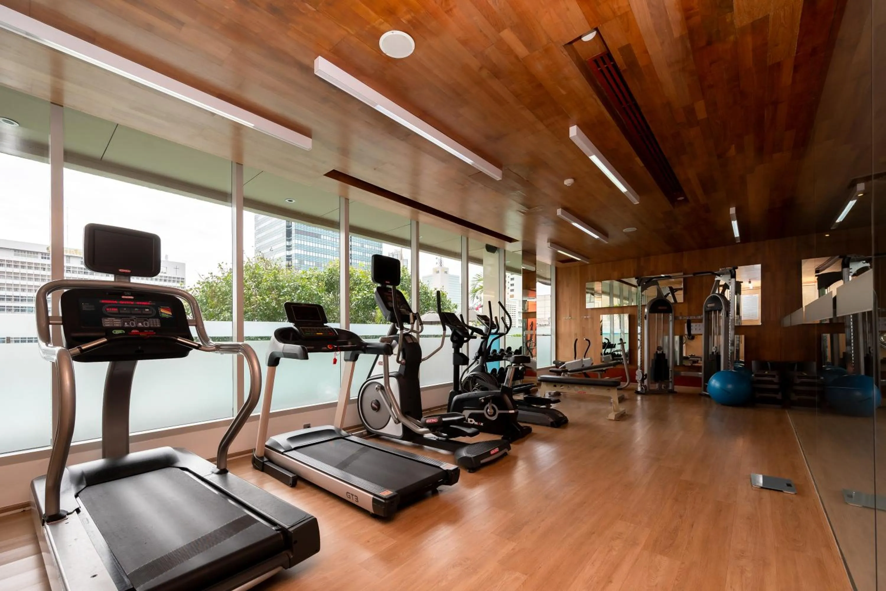 Fitness centre/facilities in Hilton Garden Inn Bangkok Silom