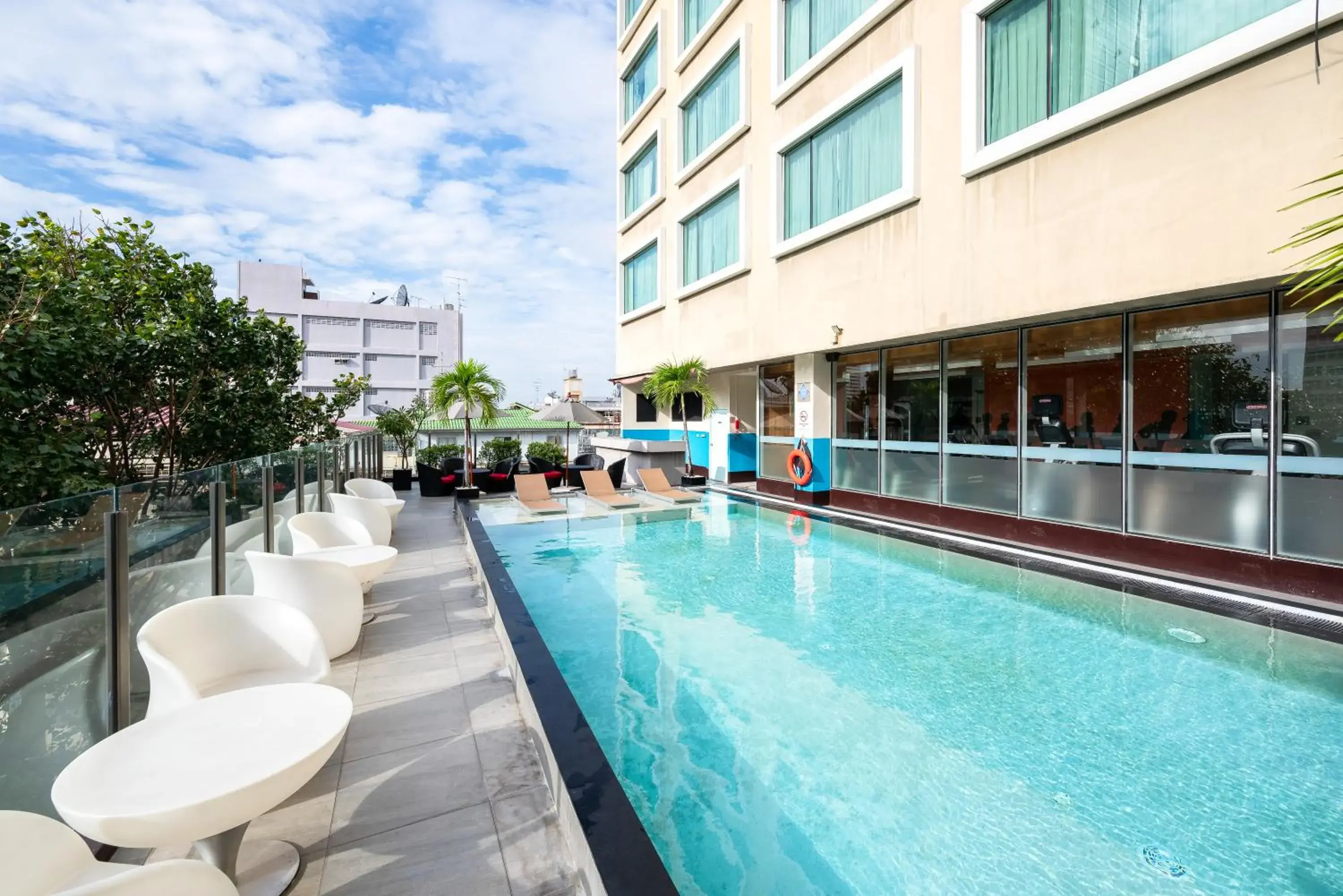 Swimming pool in Hilton Garden Inn Bangkok Silom Swimming pool in Hilton Garden Inn Bangkok Silom
