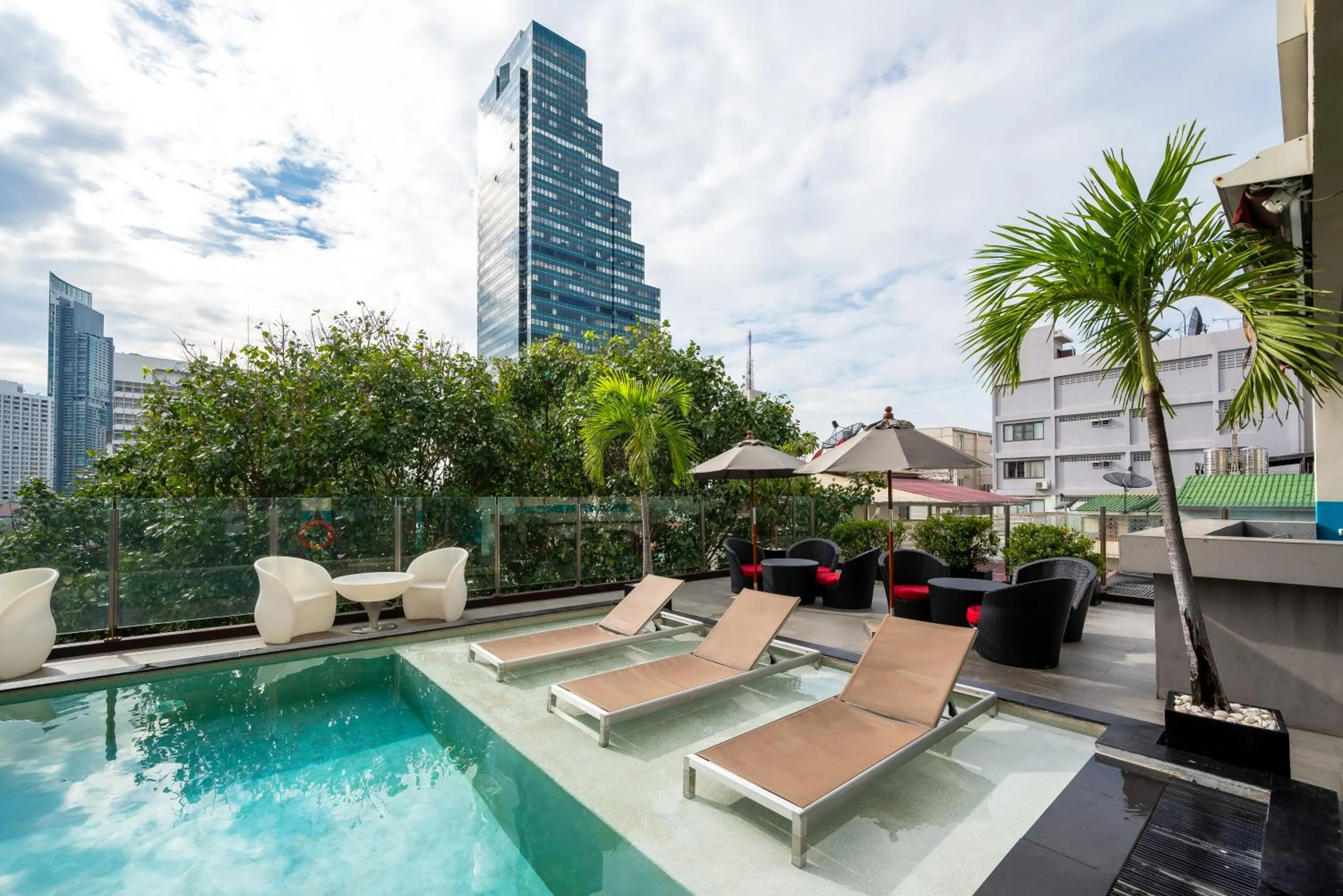 Swimming pool in Hilton Garden Inn Bangkok Silom