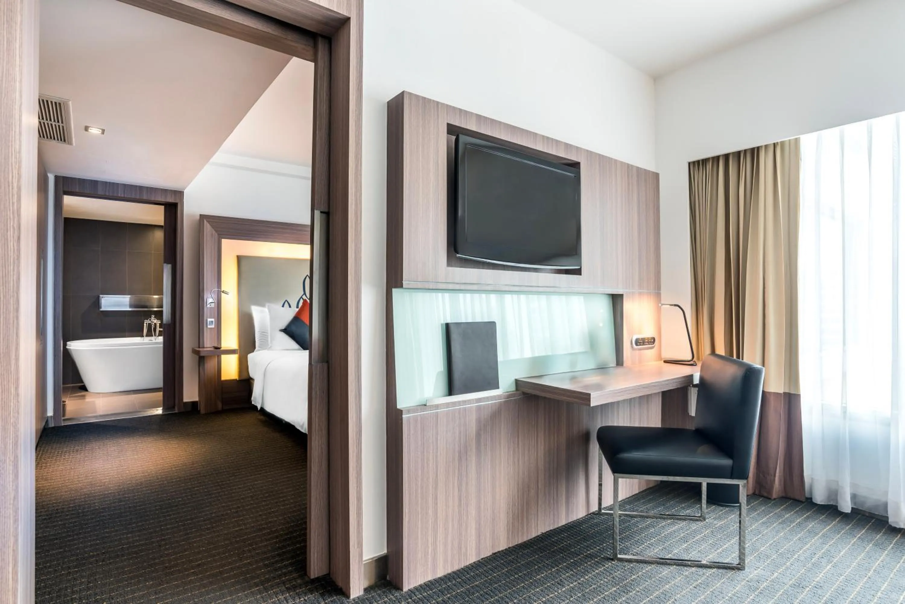 TV and multimedia, Bed in Hilton Garden Inn Bangkok Silom