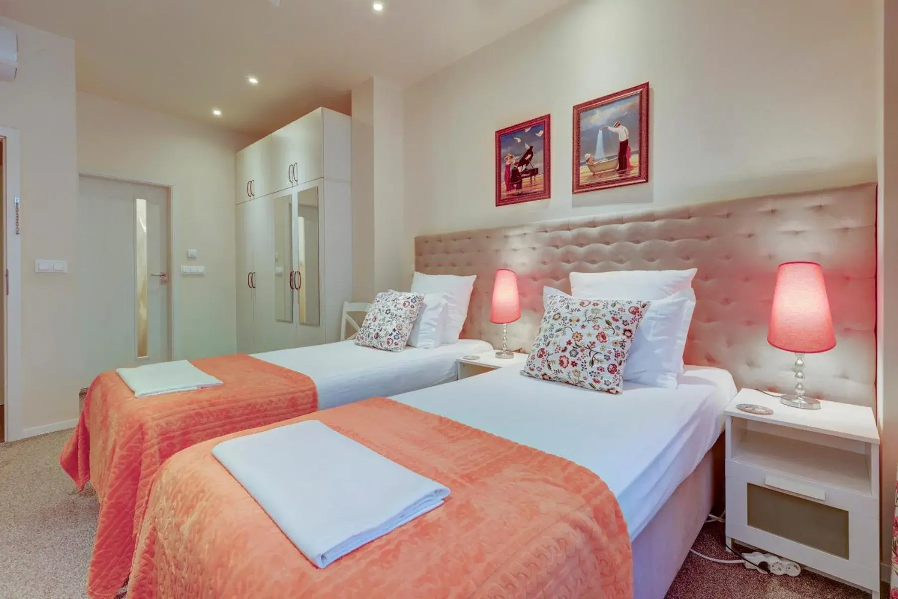 Deluxe King Room in City Boutique Inn Deluxe King Room in City Boutique Inn