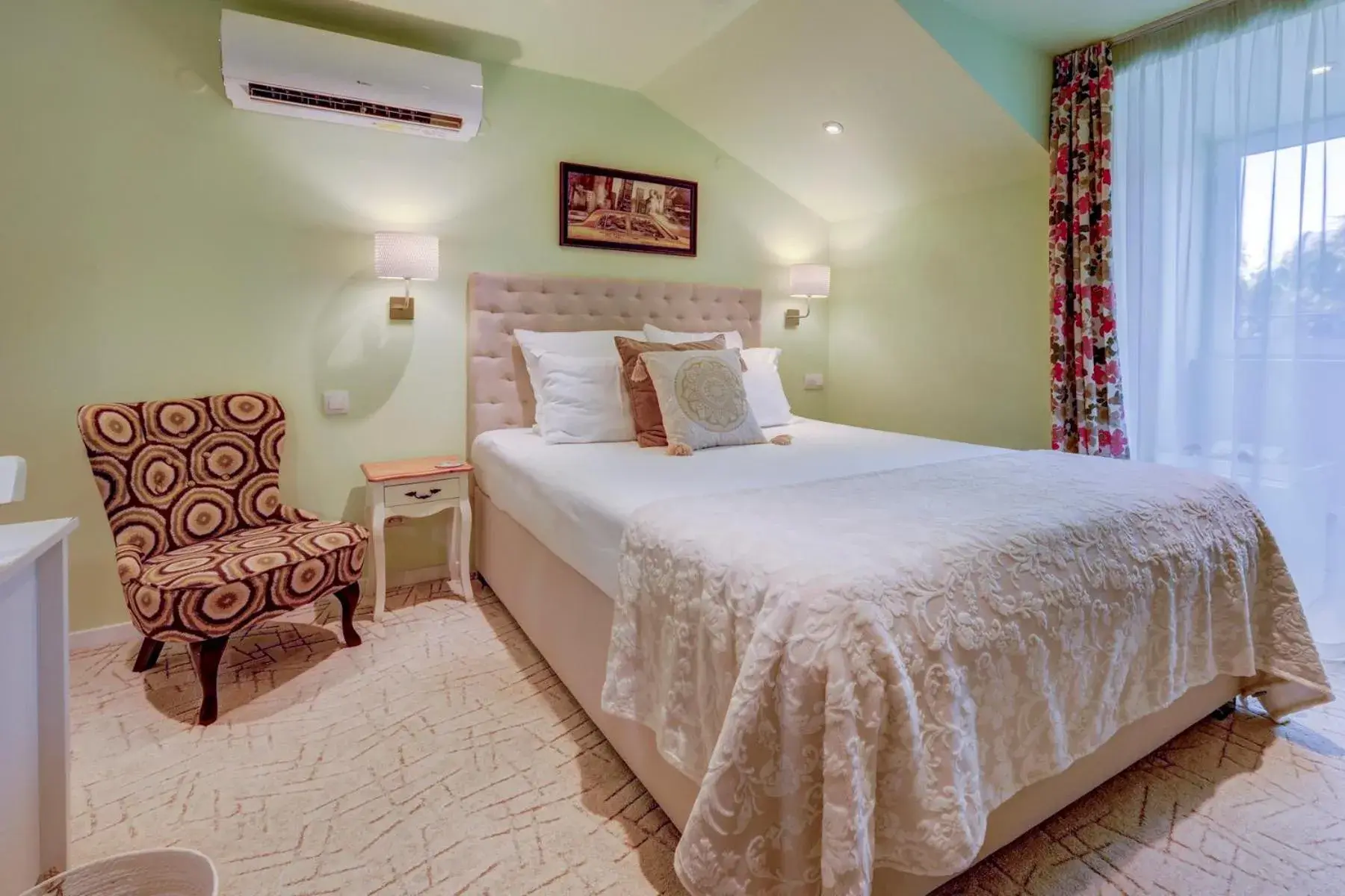 Standard Queen Room in City Boutique Inn Standard Queen Room in City Boutique Inn