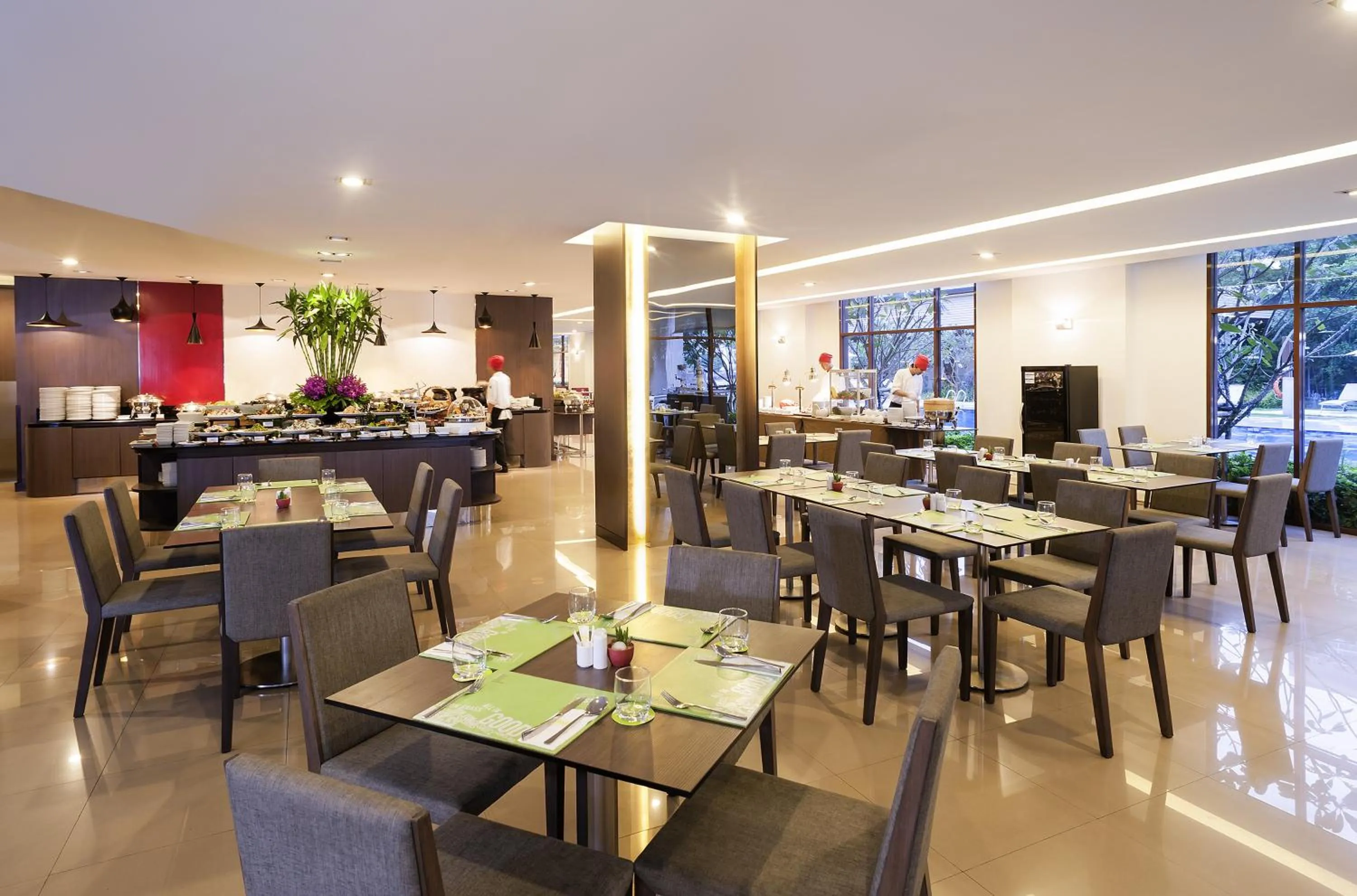 Restaurant/places to eat in Ibis Bangkok Riverside
