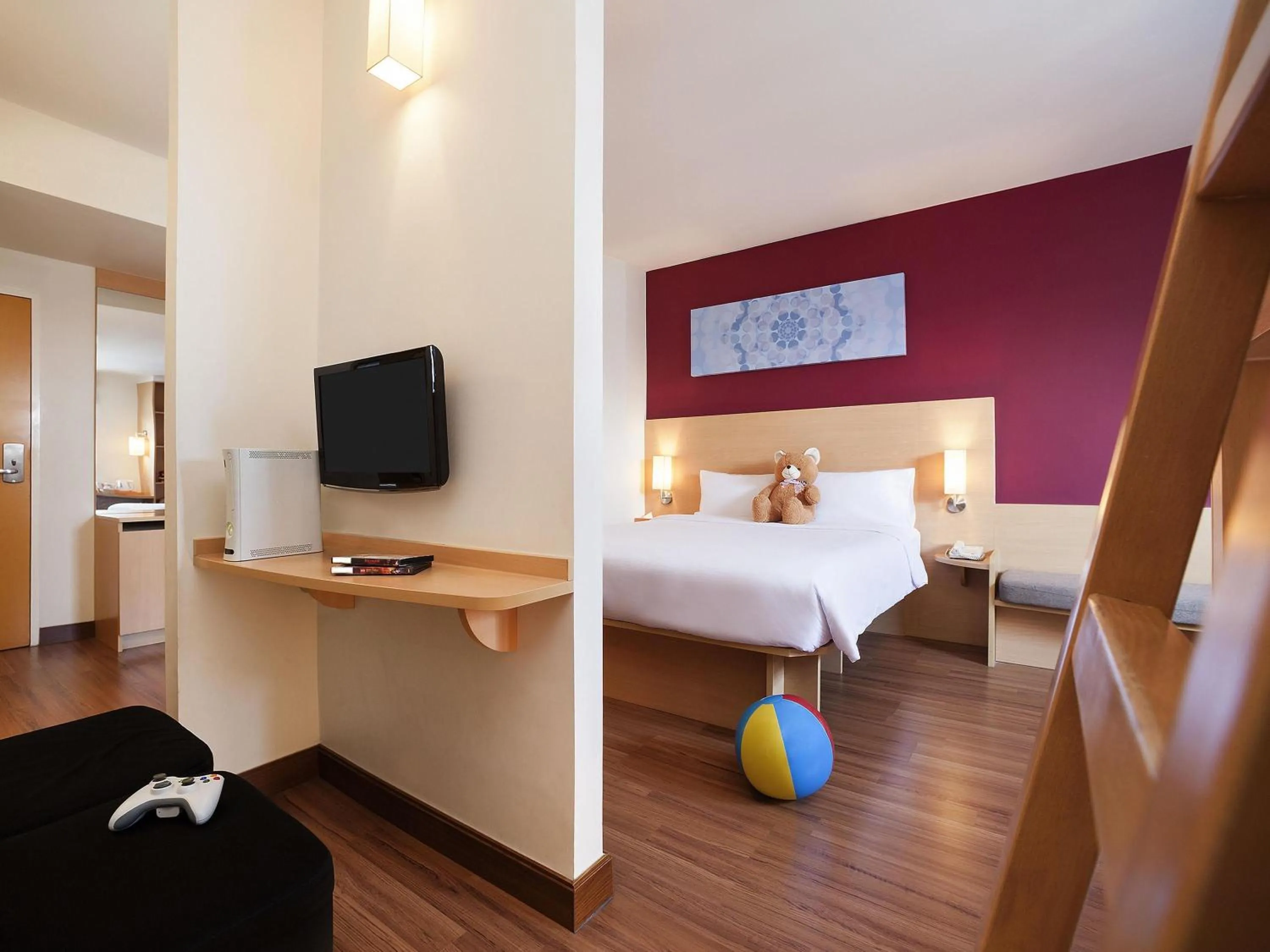 Bedroom, Bed in Ibis Bangkok Riverside