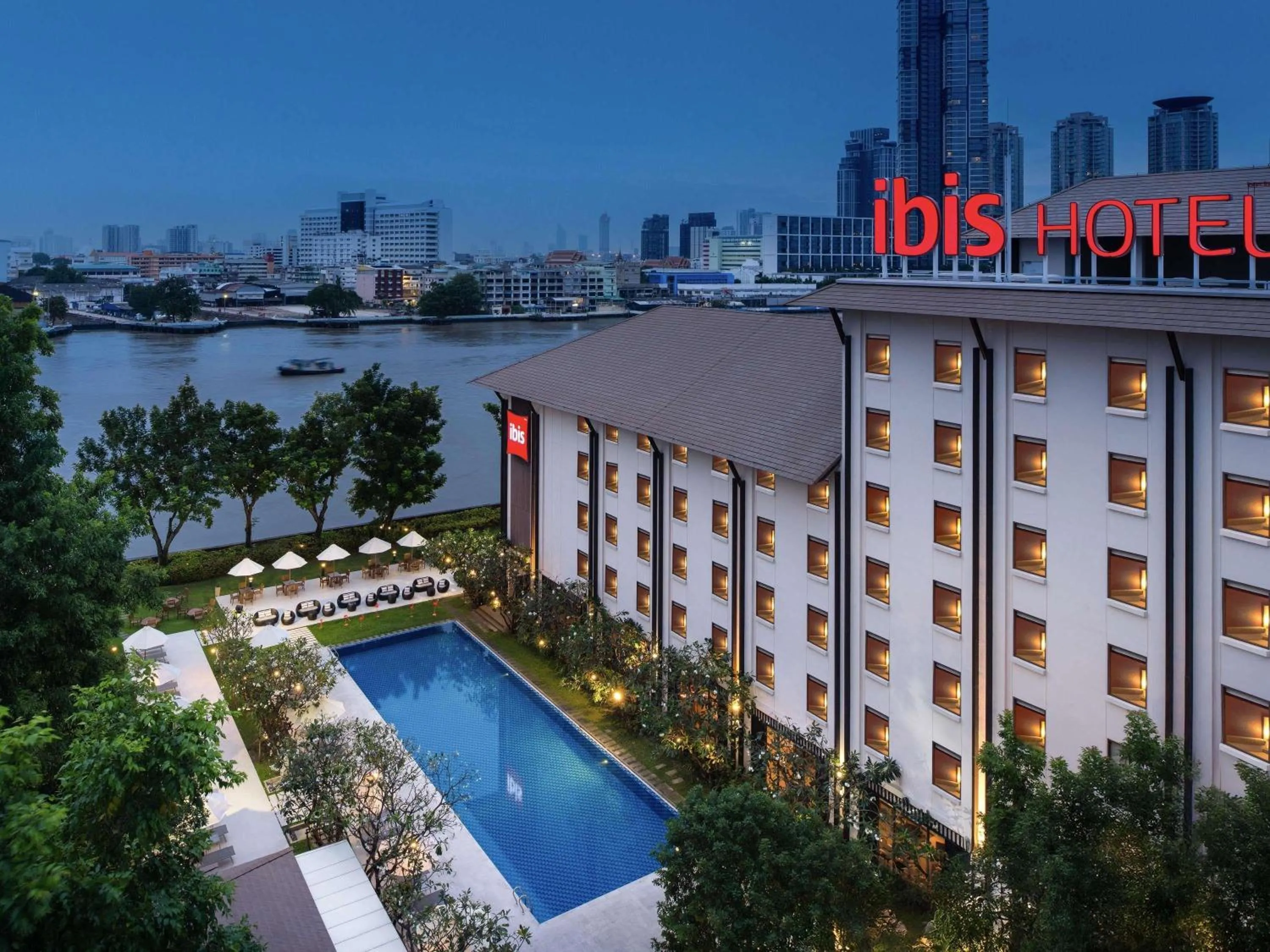 Property building in Ibis Bangkok Riverside