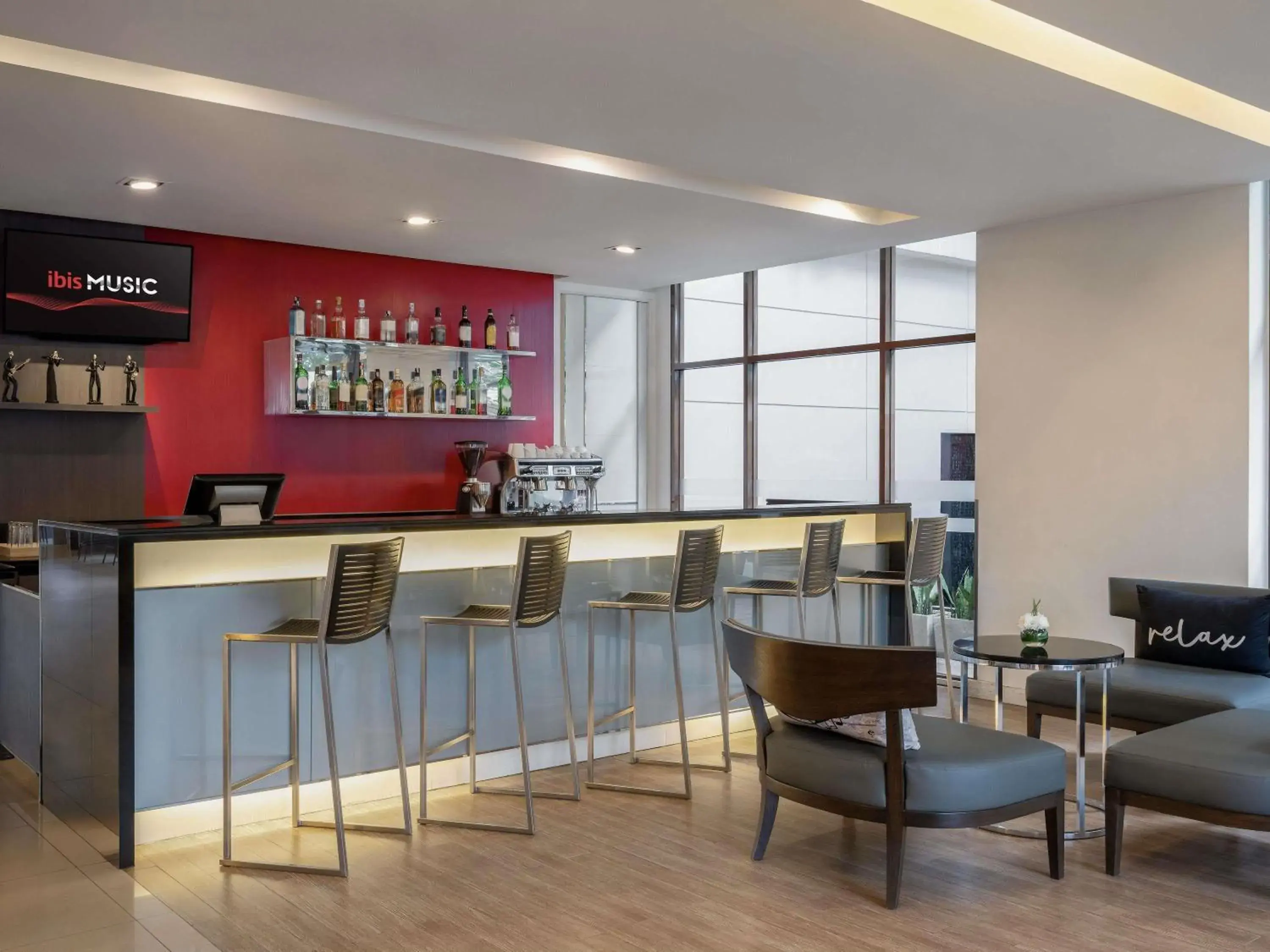 Lounge or bar in Ibis Bangkok Riverside Lounge or bar in Ibis Bangkok Riverside