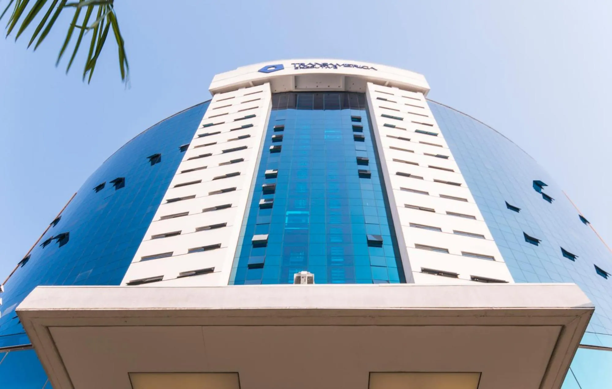 Facade/entrance in Transamerica Executive Taboao Morumbi