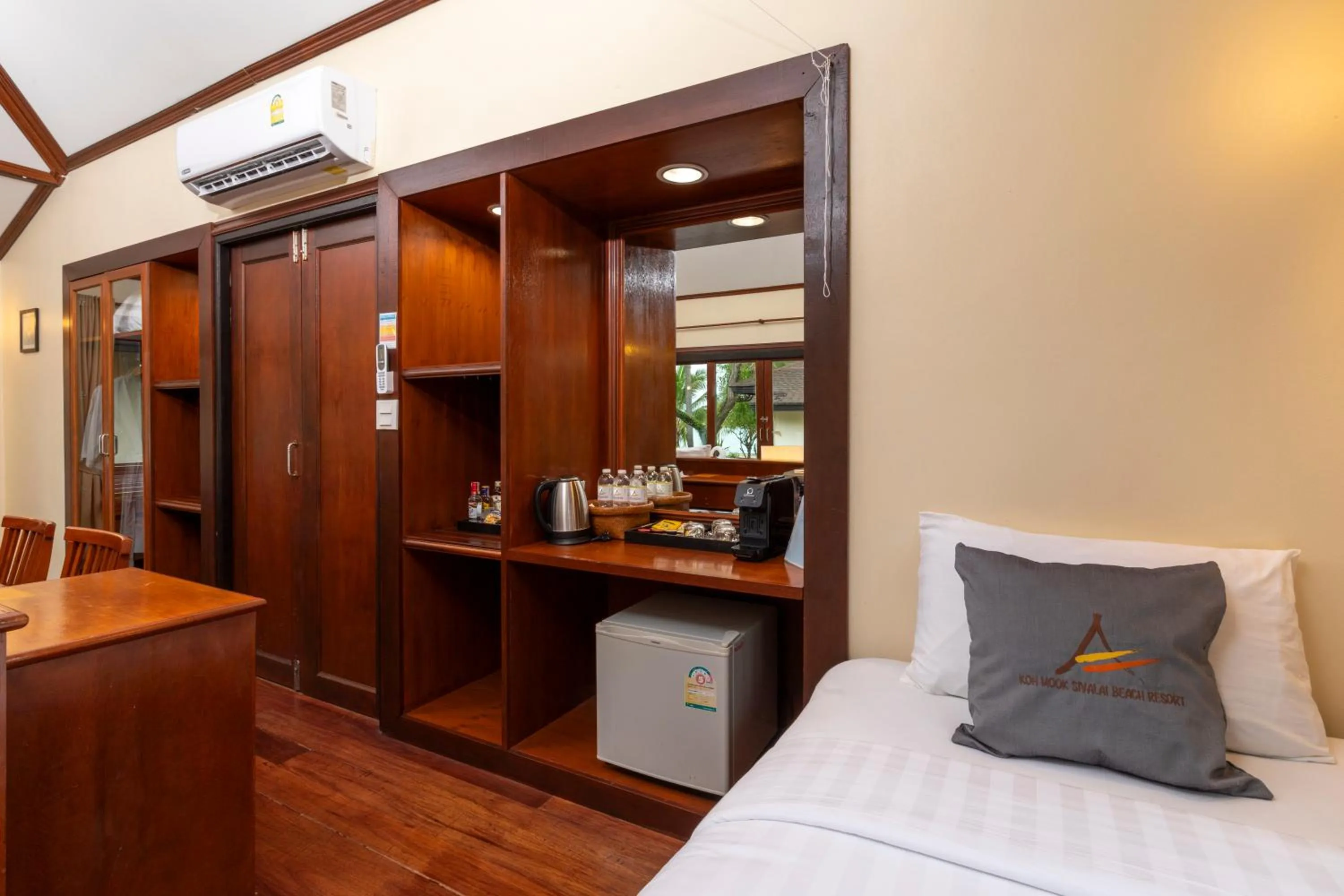 Bed in Koh Mook Sivalai Beach Resort