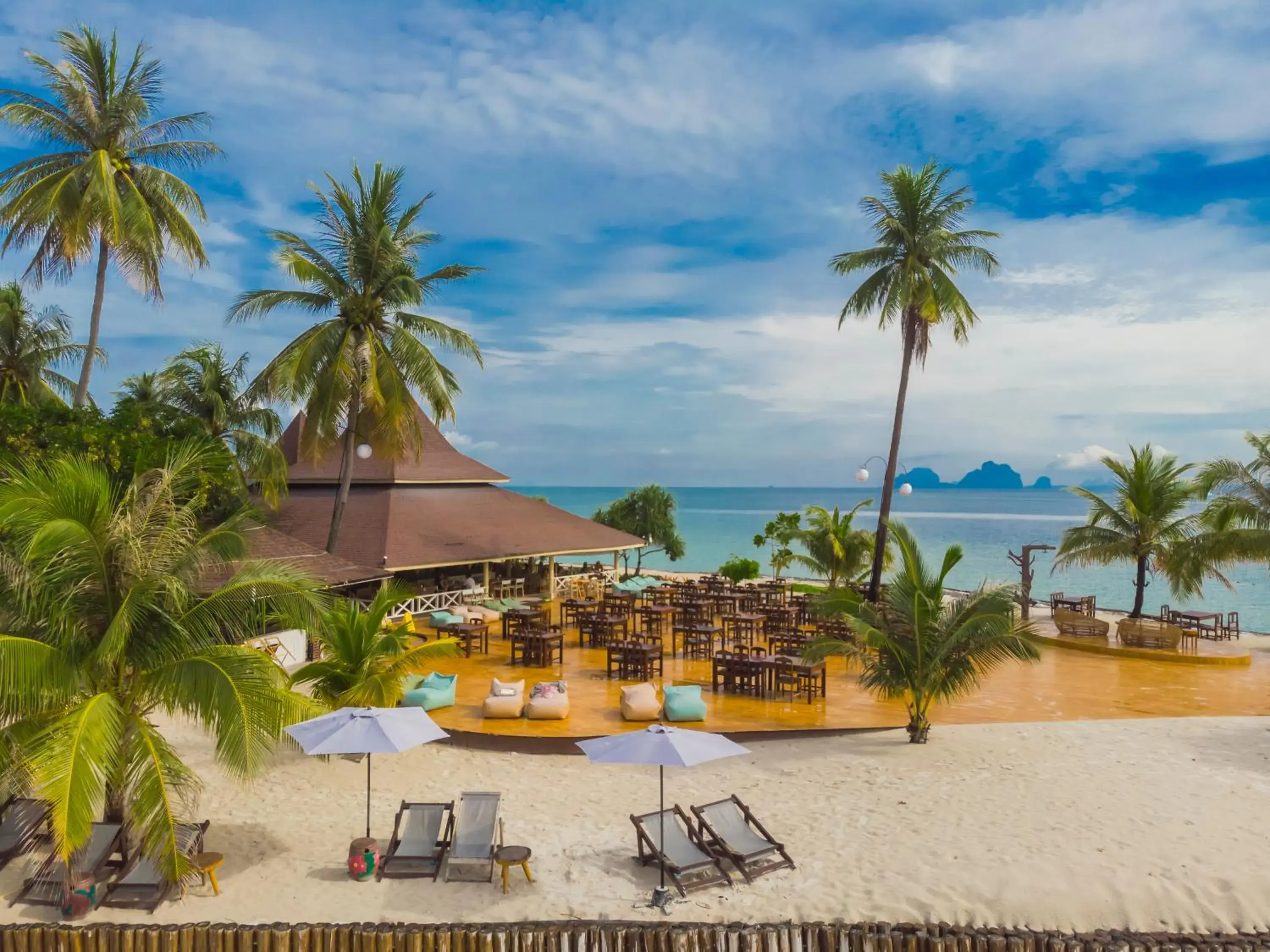 Restaurant/places to eat in Koh Mook Sivalai Beach Resort Restaurant/places to eat in Koh Mook Sivalai Beach Resort