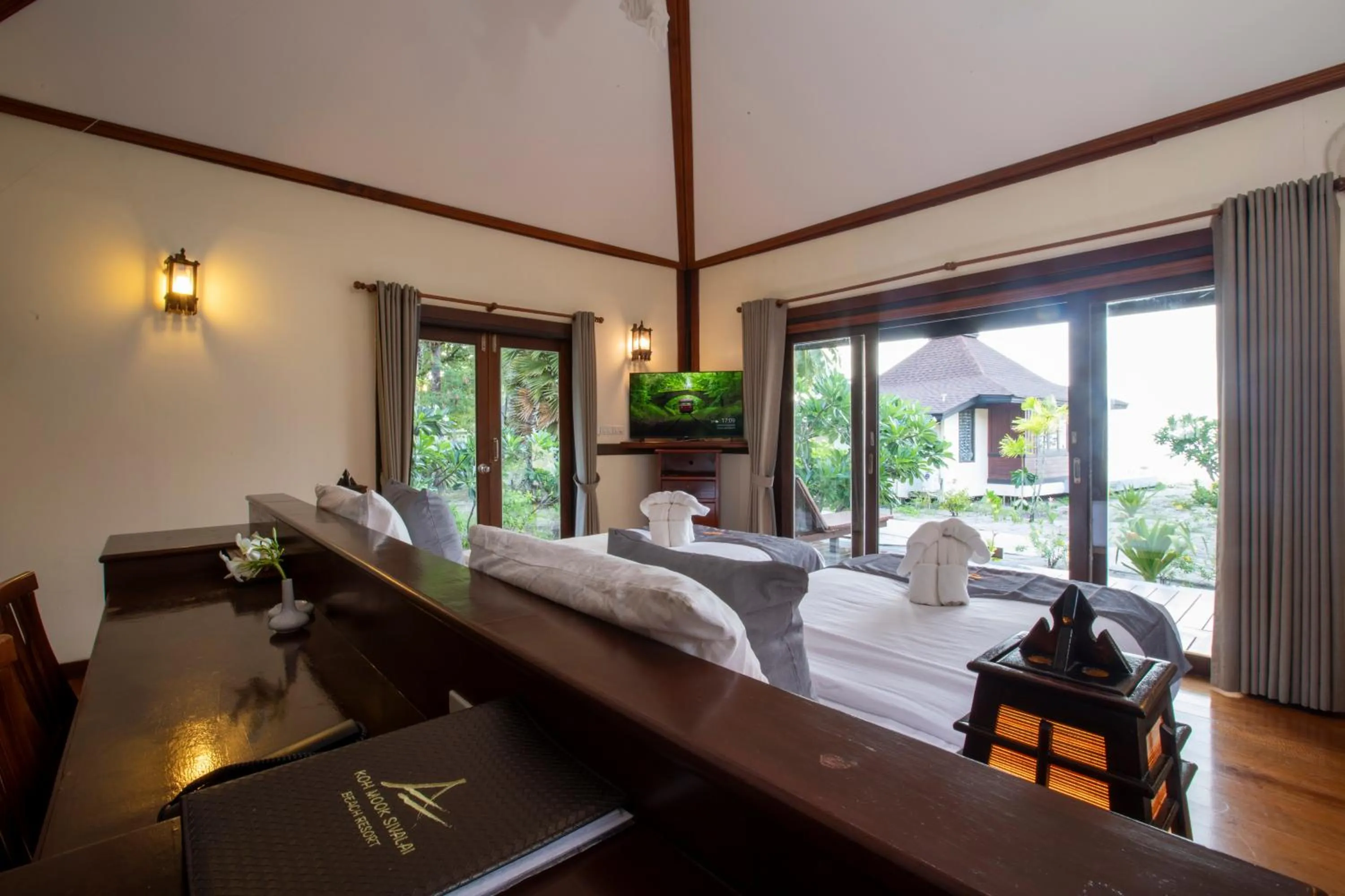 Bed in Koh Mook Sivalai Beach Resort