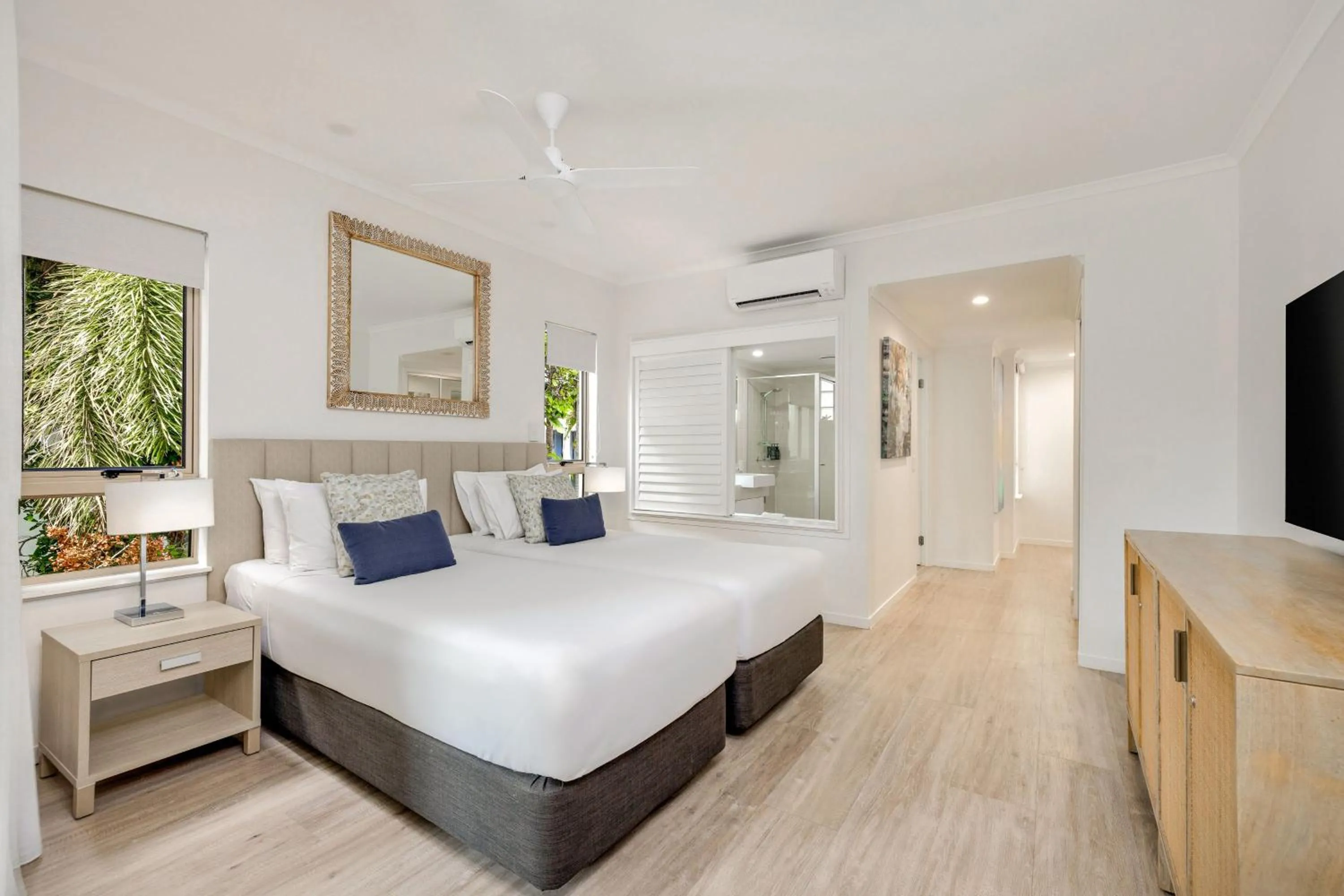 Bedroom, Bed in Mantra Amphora