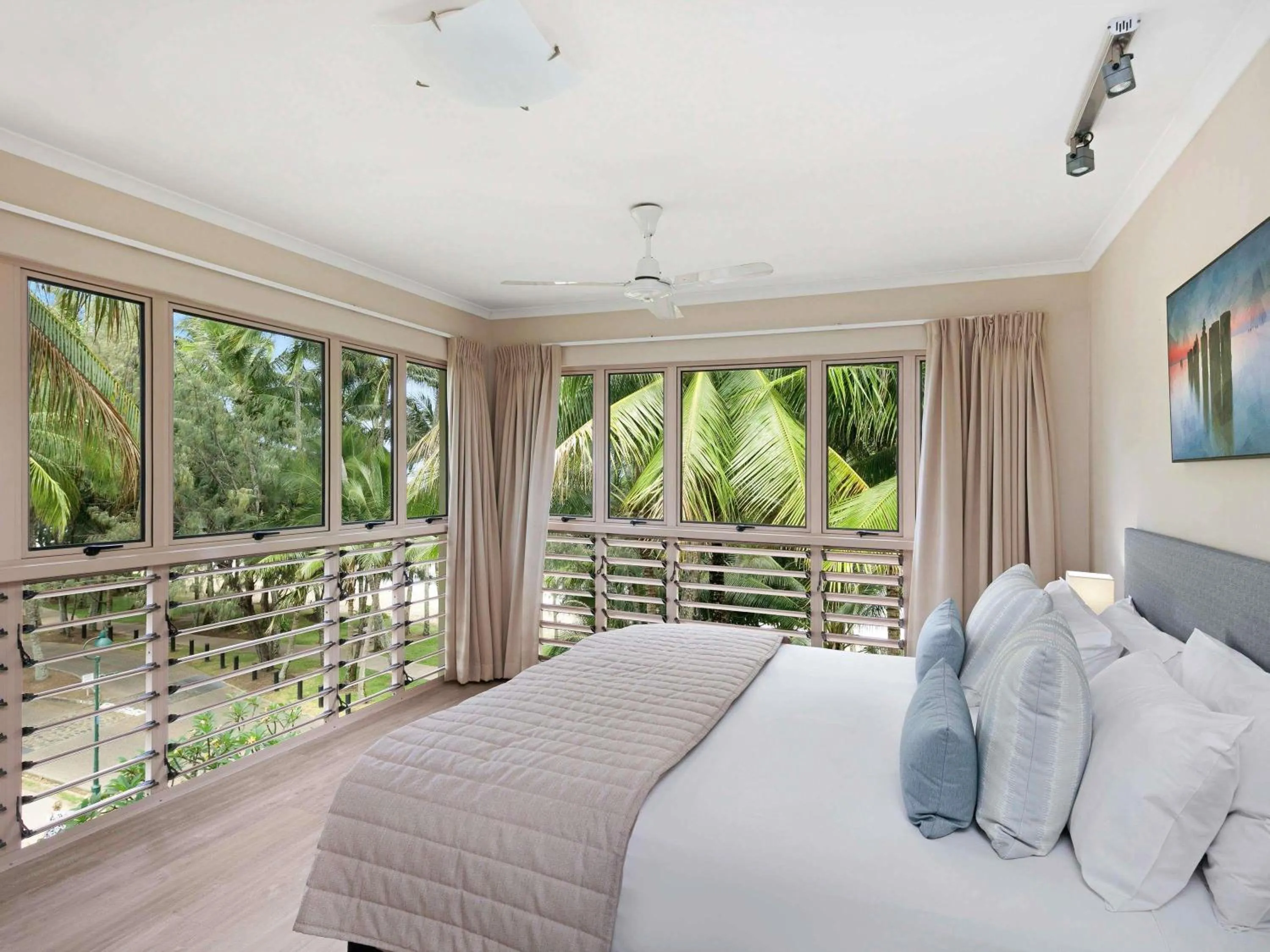 Bedroom, Bed in Mantra Amphora