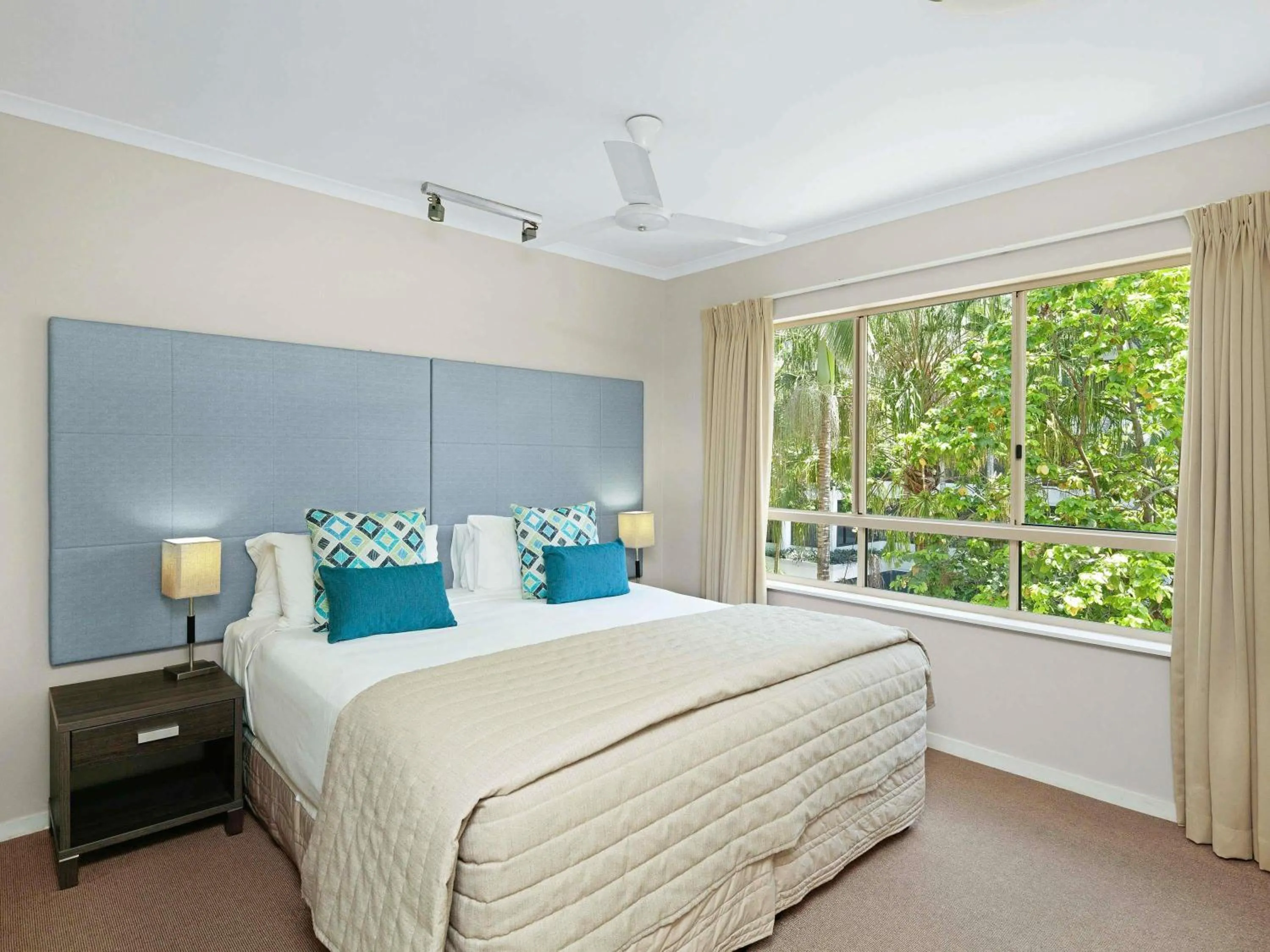 Bedroom, Bed in Mantra Amphora