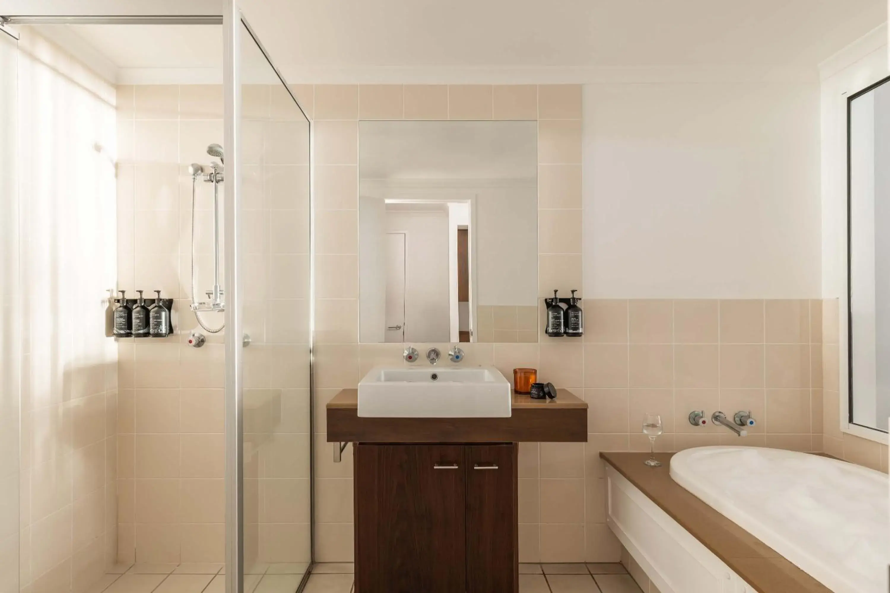 Two-Bedroom Apartment - Dual Key in Mantra Amphora Two-Bedroom Apartment - Dual Key in Mantra Amphora