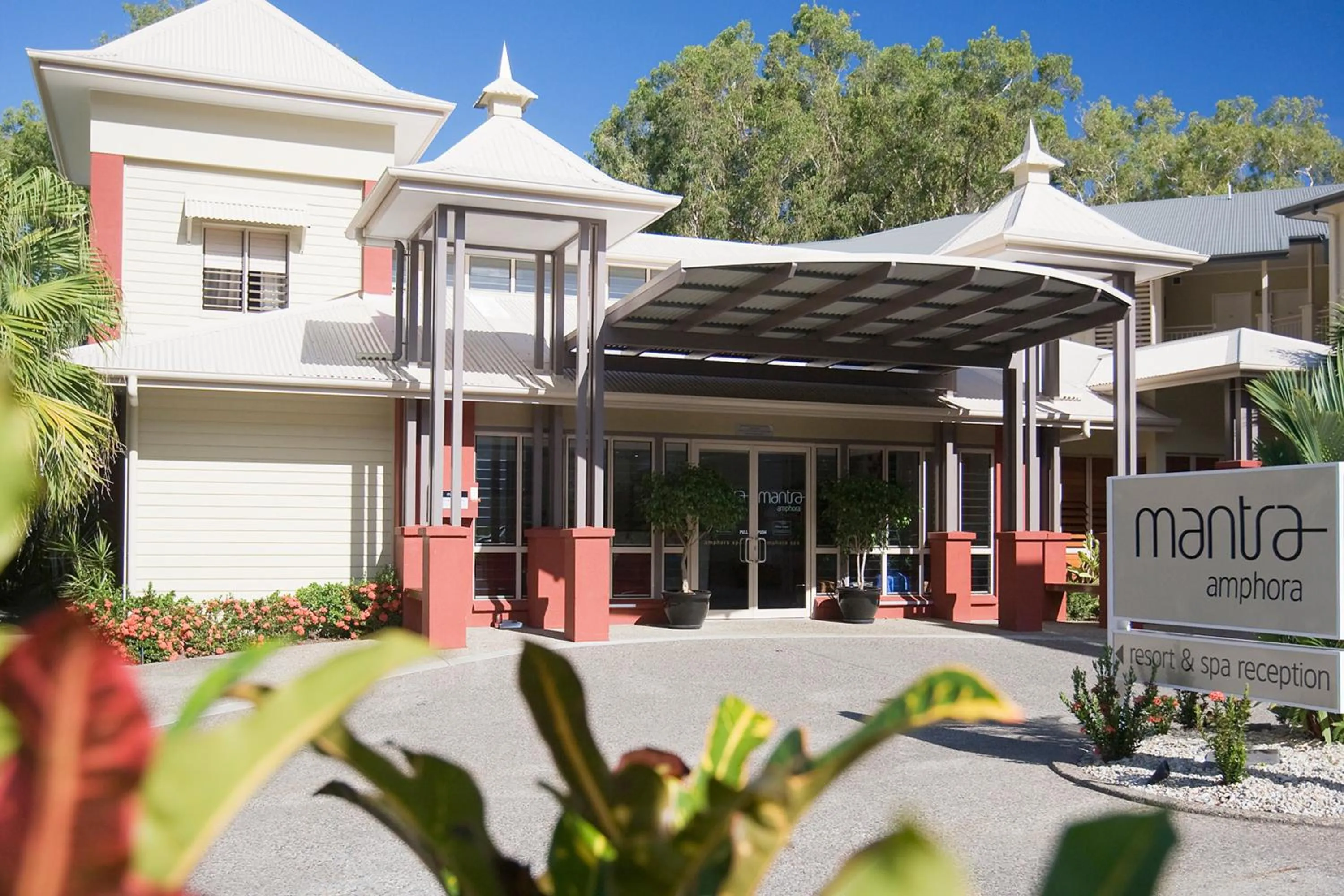 Facade/entrance in Mantra Amphora