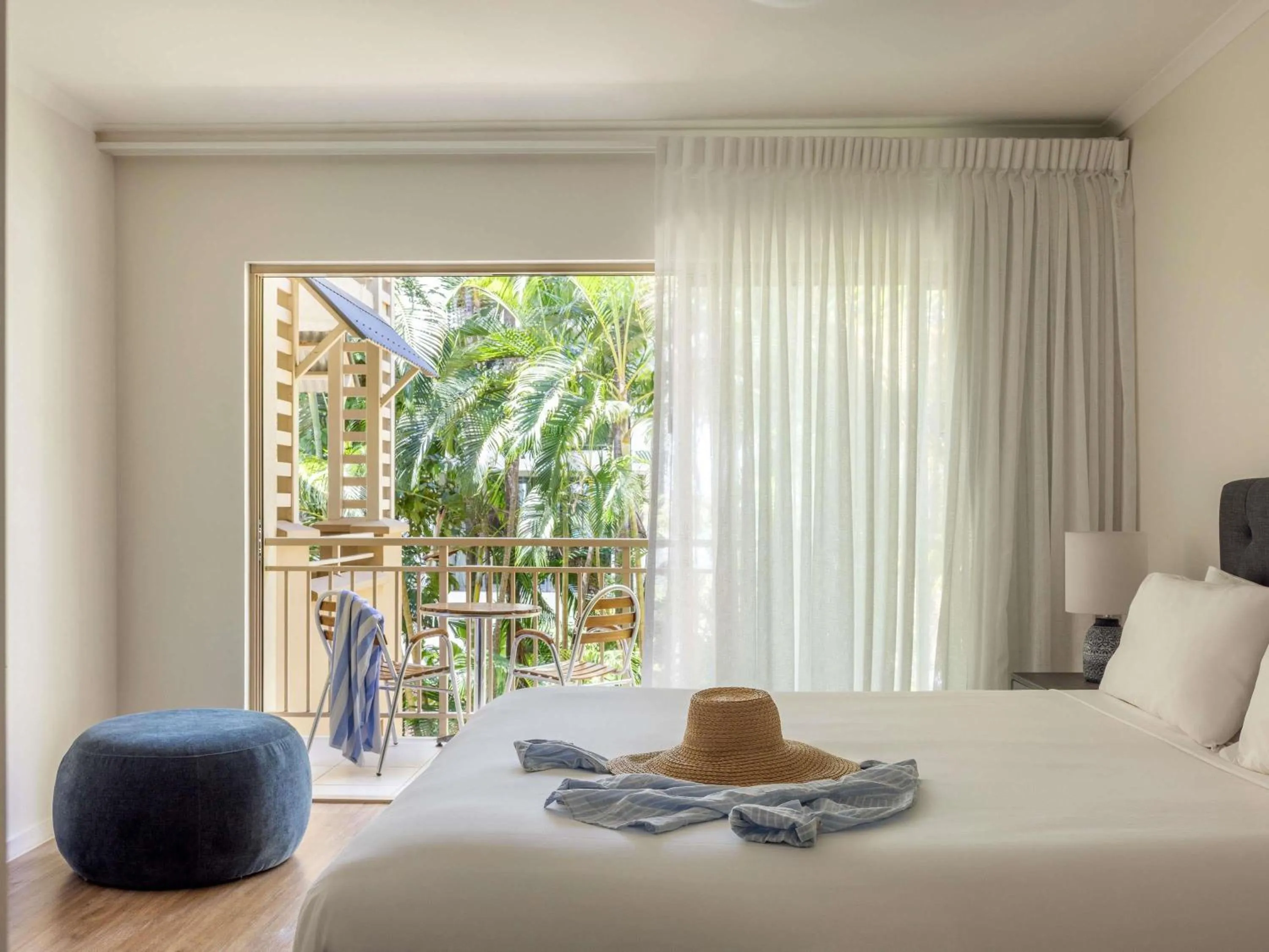 Bedroom, Bed in Mantra Amphora