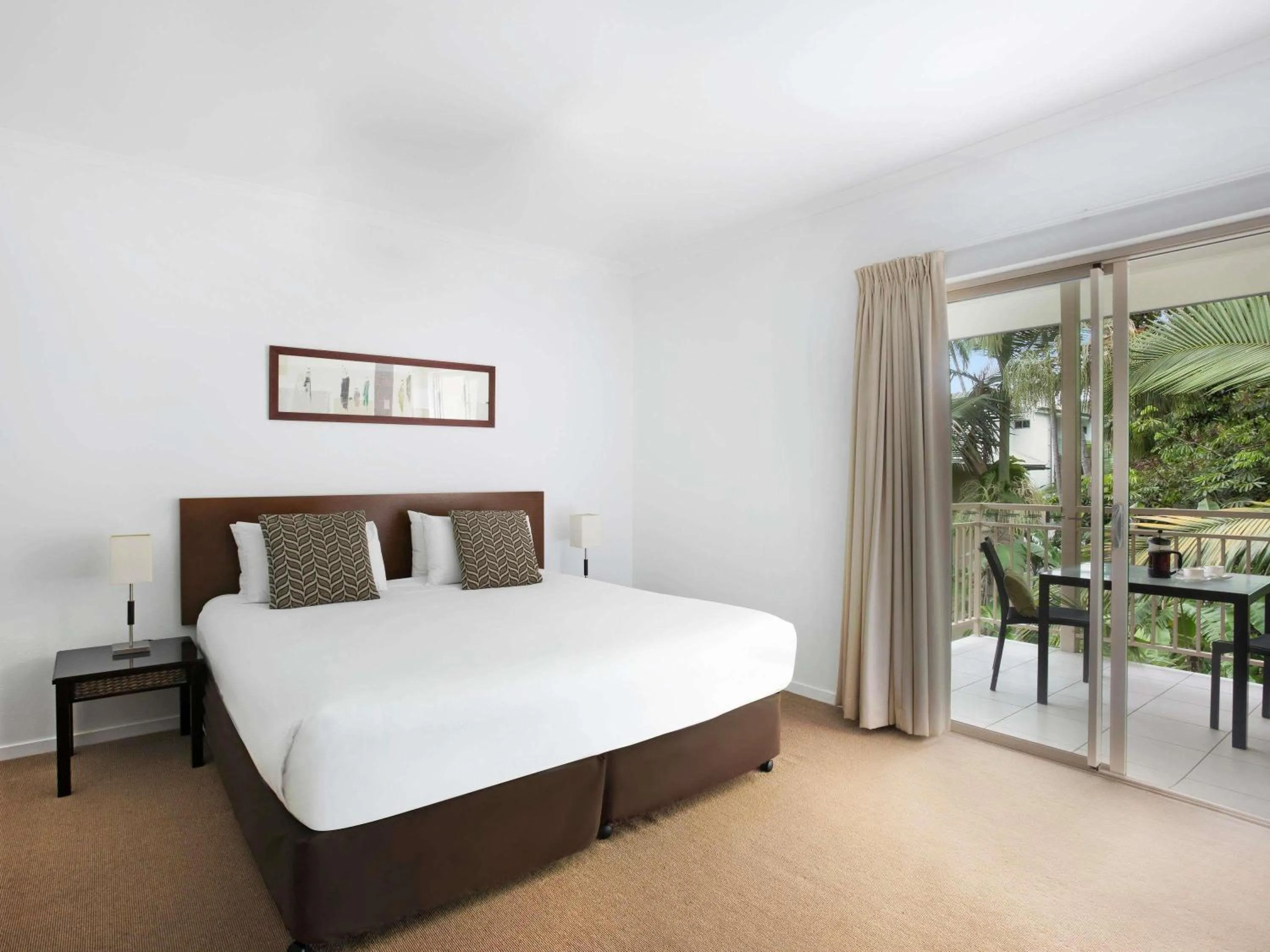 Bedroom, Bed in Mantra Amphora