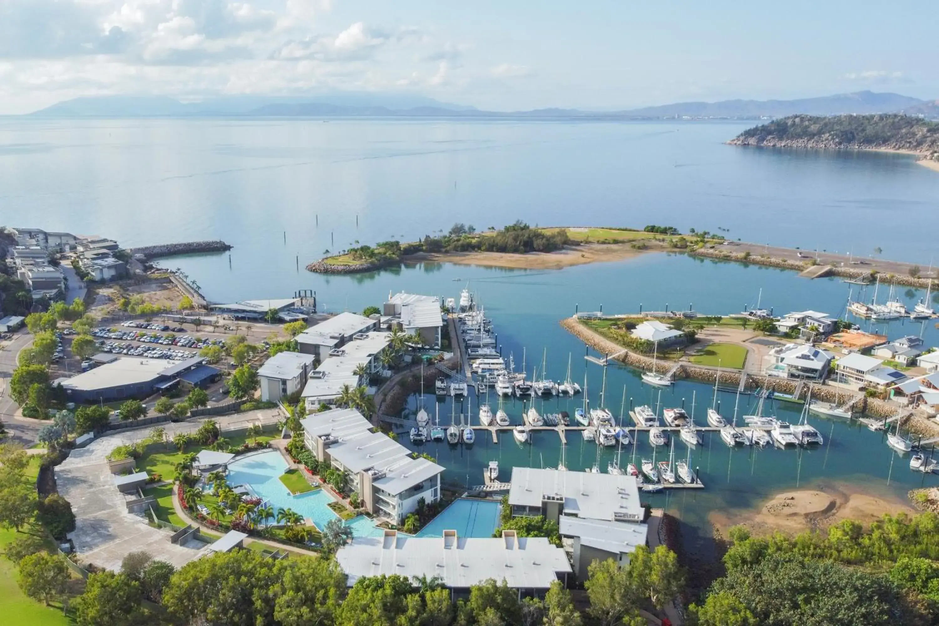 Property building in Peppers Blue on Blue Property building in Peppers Blue on Blue