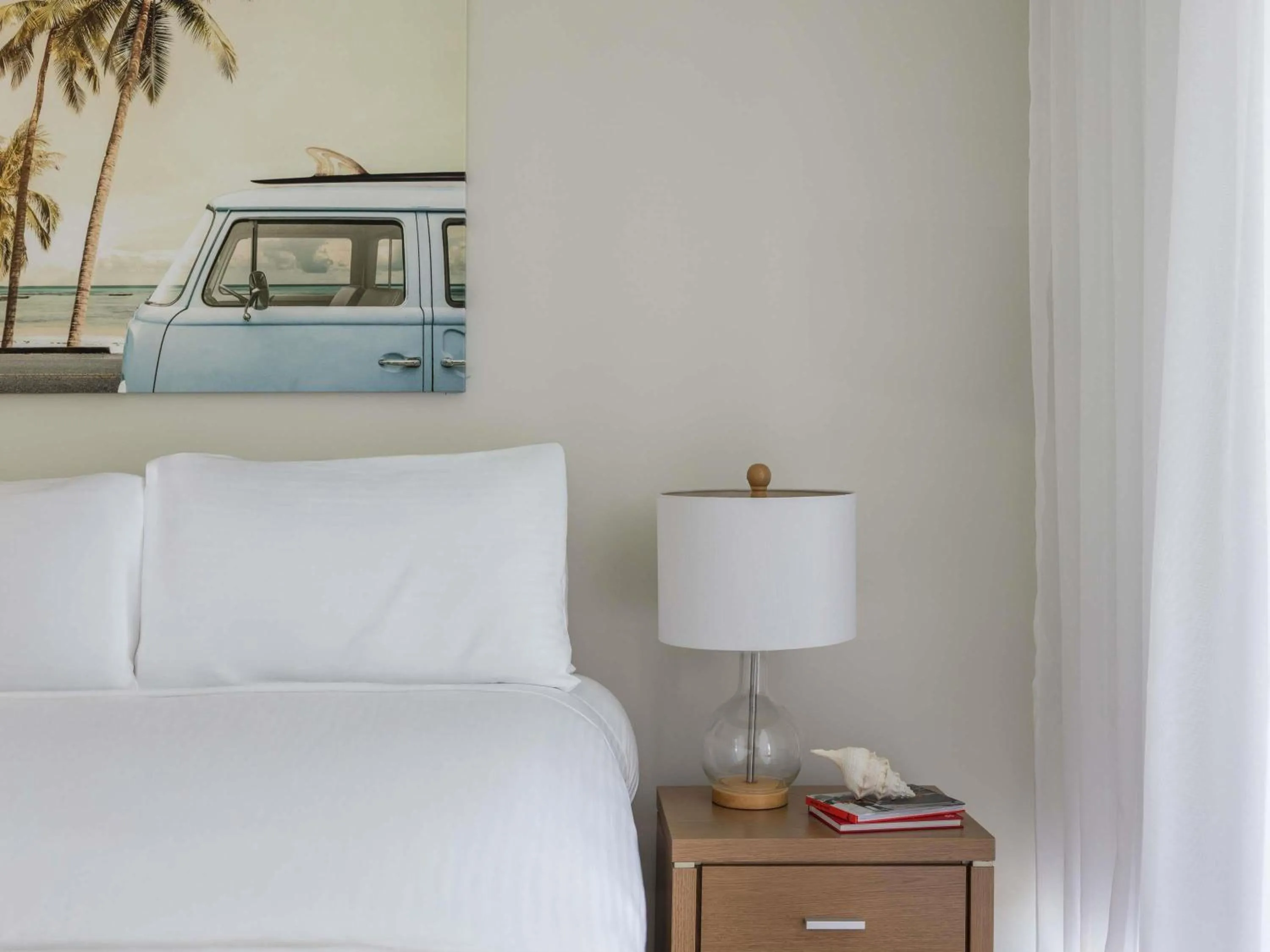 Bedroom, Bed in Peppers Blue on Blue