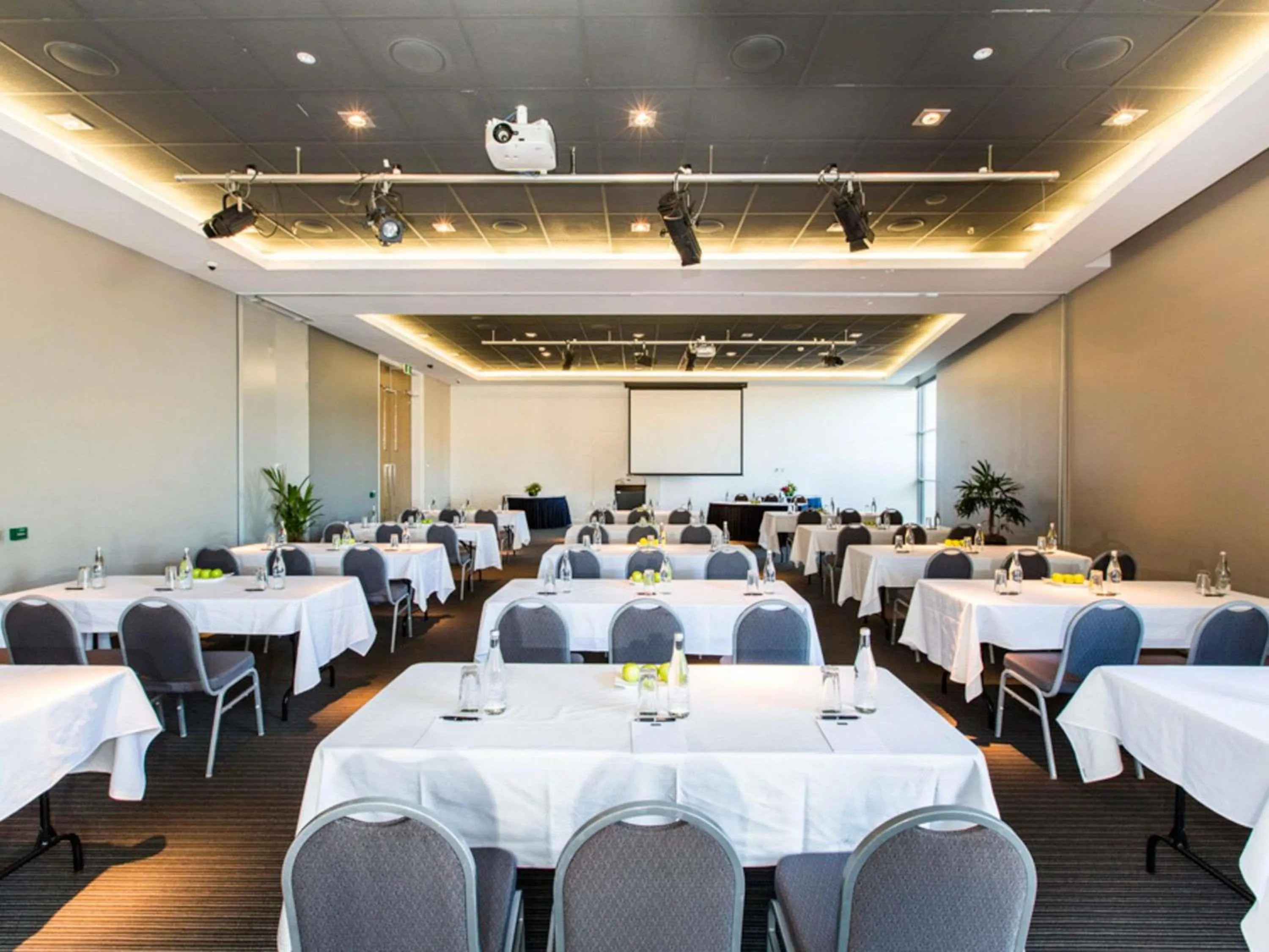 Meeting/conference room in Peppers Blue on Blue