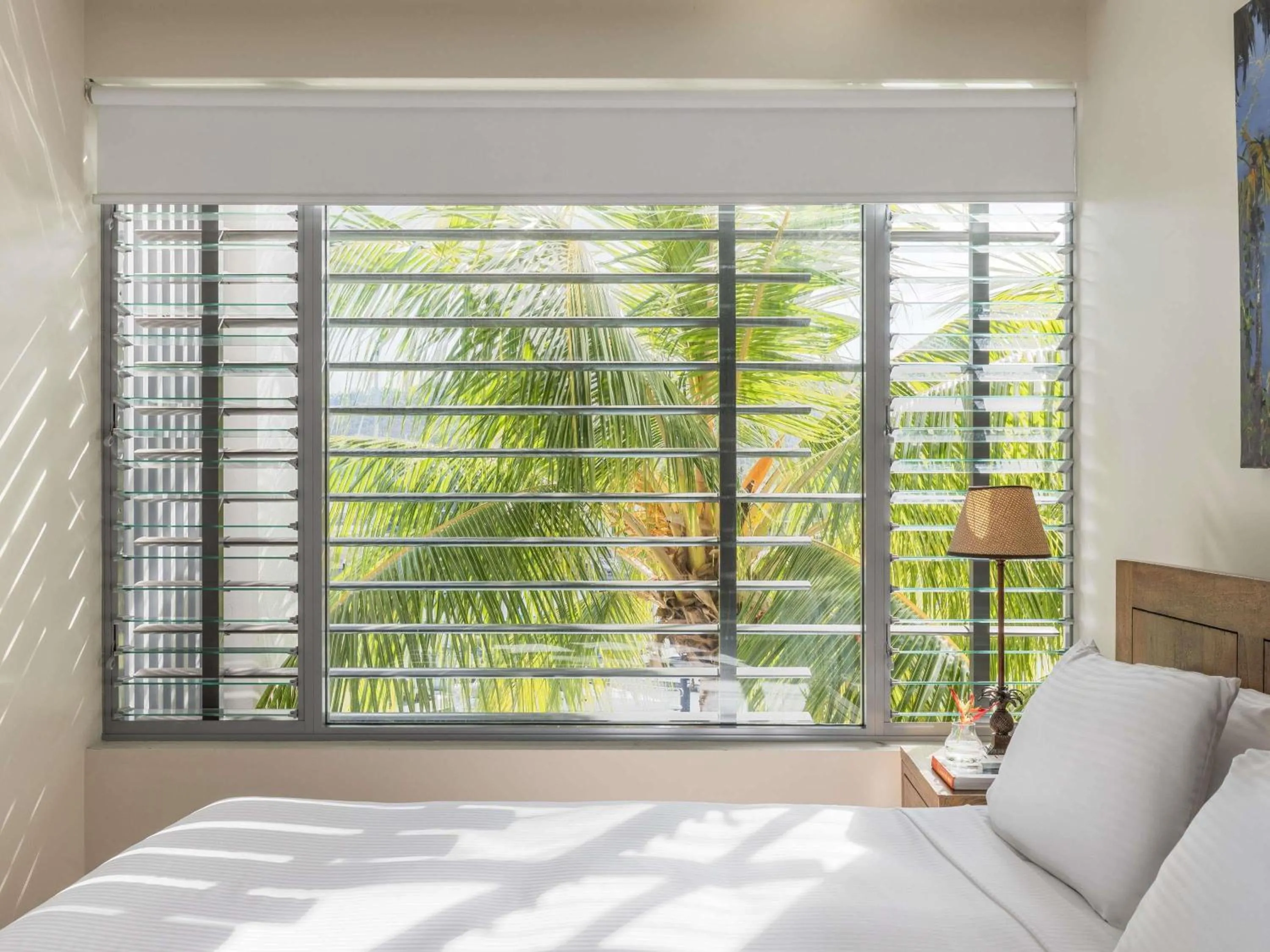 Bedroom, Bed in Peppers Blue on Blue