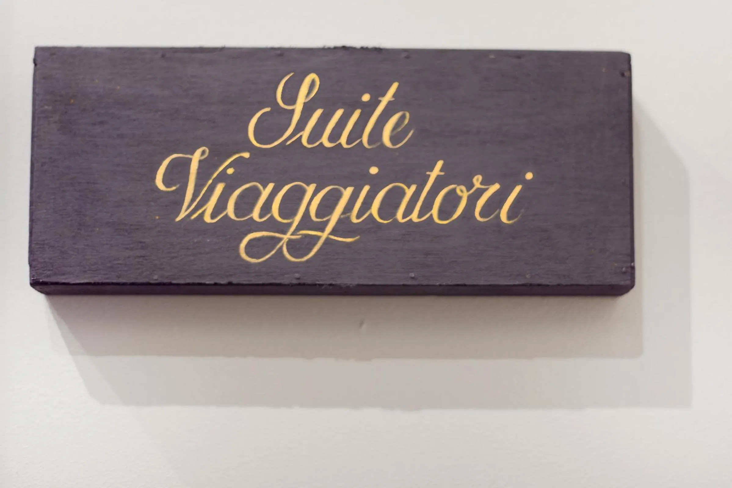 Decorative detail in Pepita Lodge