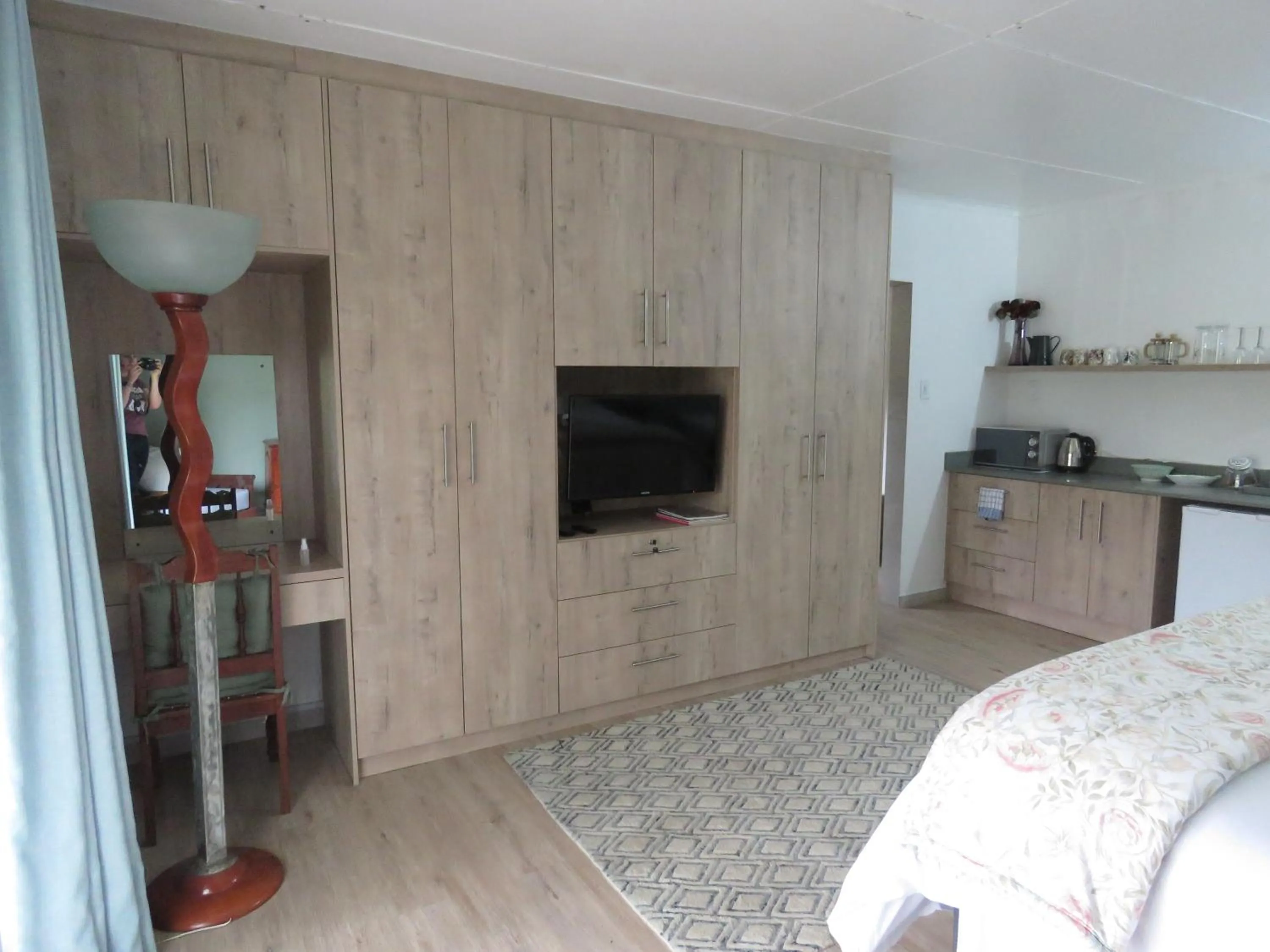 TV and multimedia in Nightjar Guest Lodge