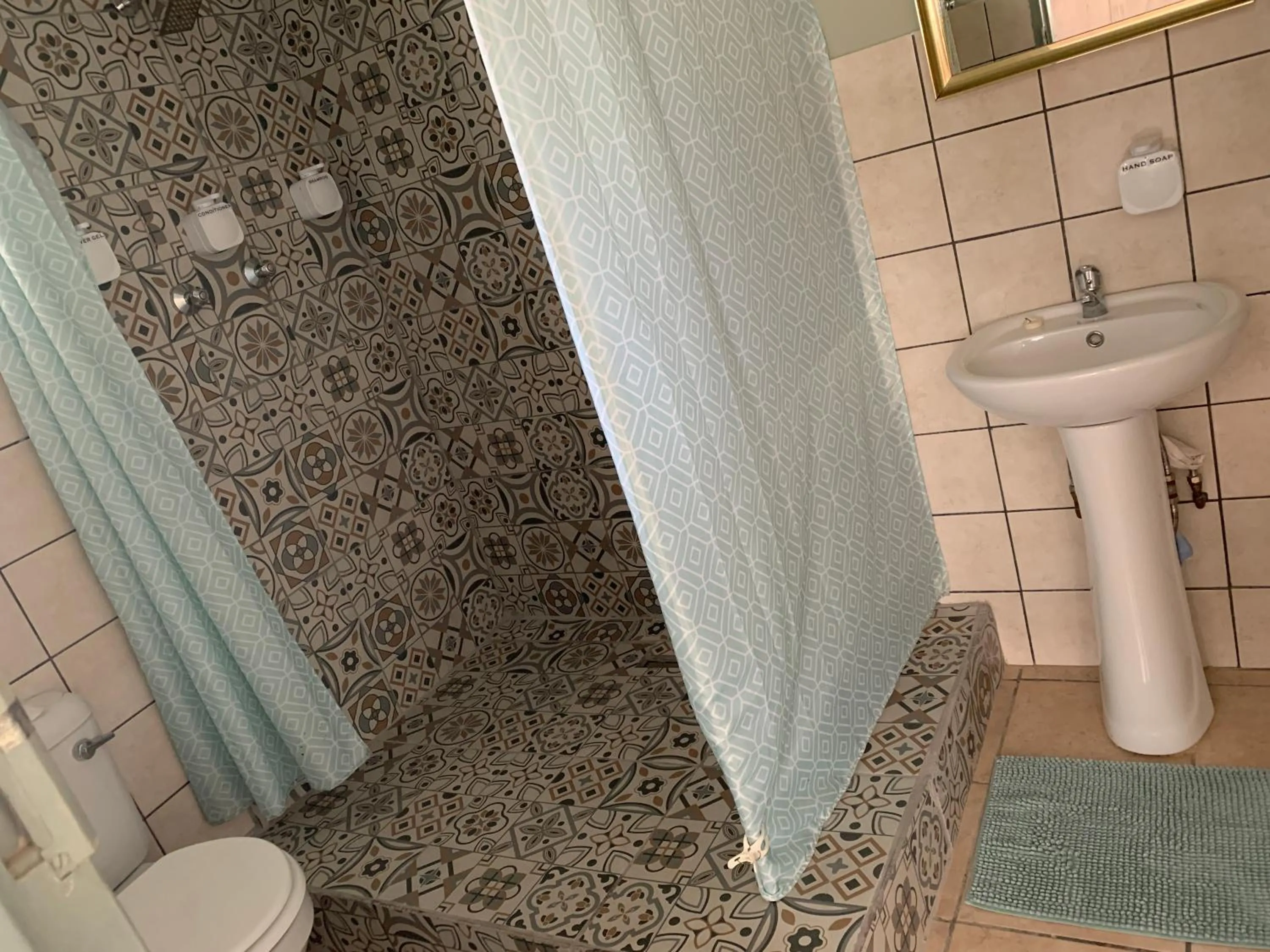 Shower in Nightjar Guest Lodge