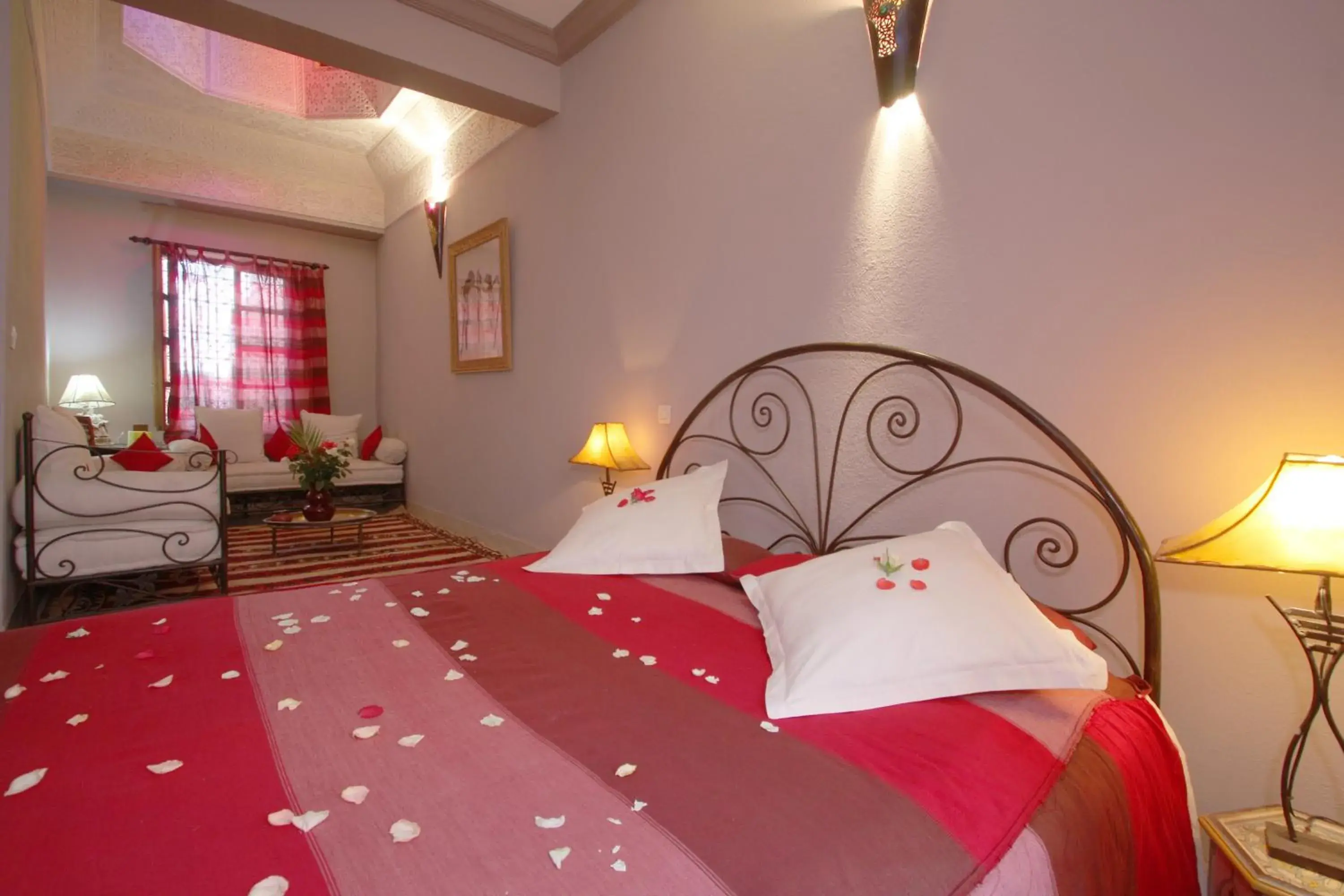 Photo of the whole room, Bed in Riad Cannelle Photo of the whole room, Bed in Riad Cannelle
