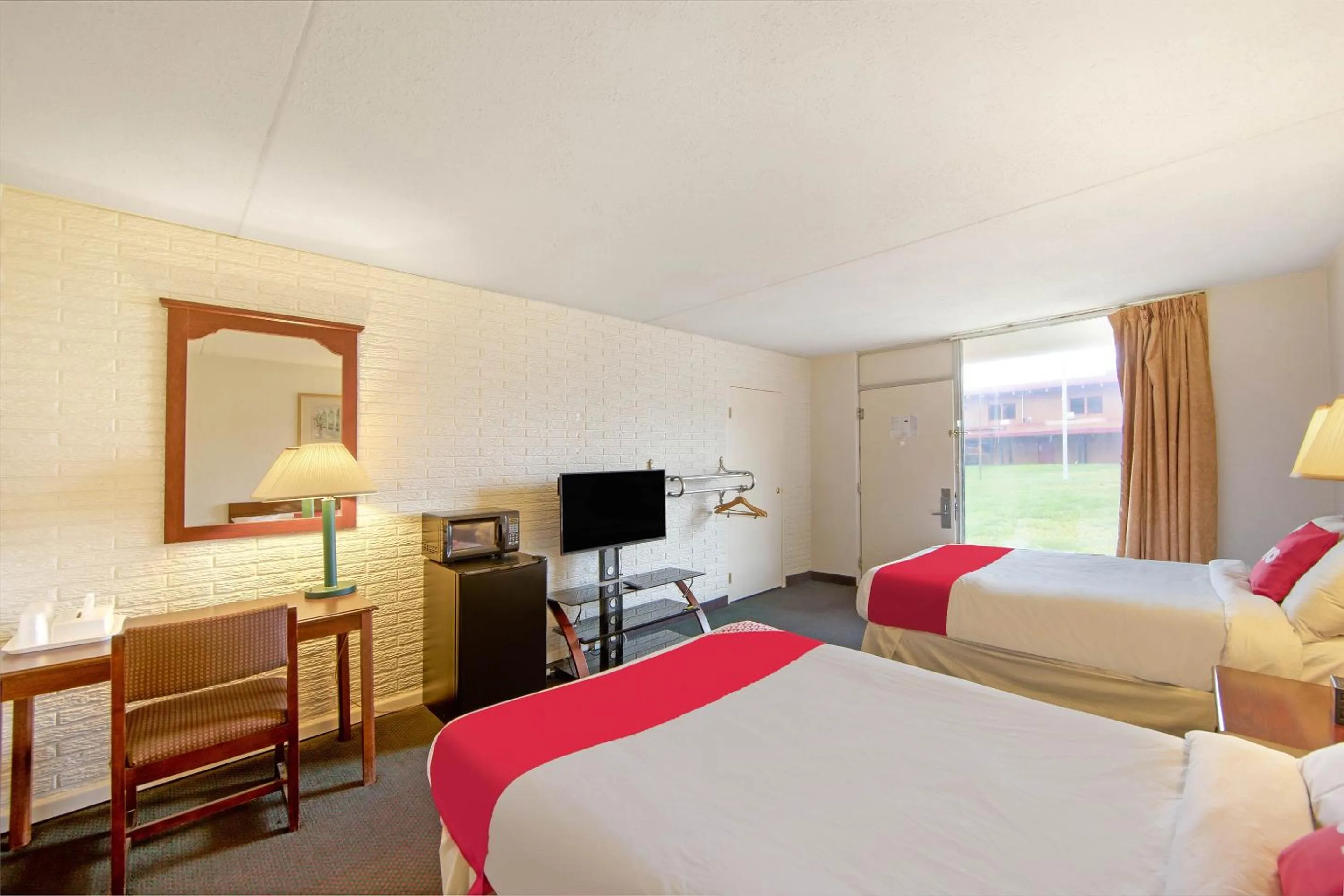 Bedroom, Bed in OYO Hotel Doswell Kings Dominion