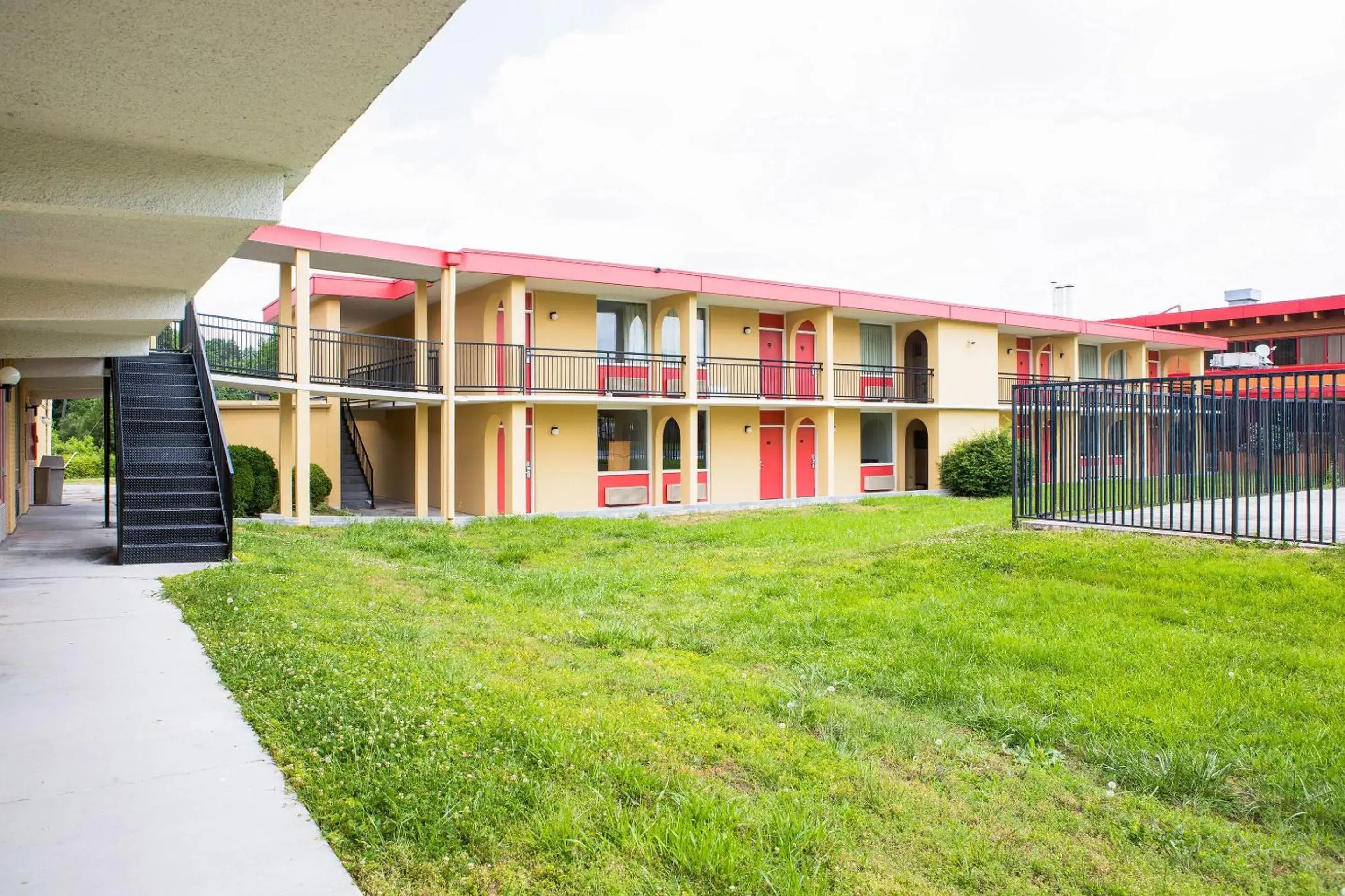 Facade/entrance in OYO Hotel Doswell Kings Dominion Facade/entrance in OYO Hotel Doswell Kings Dominion