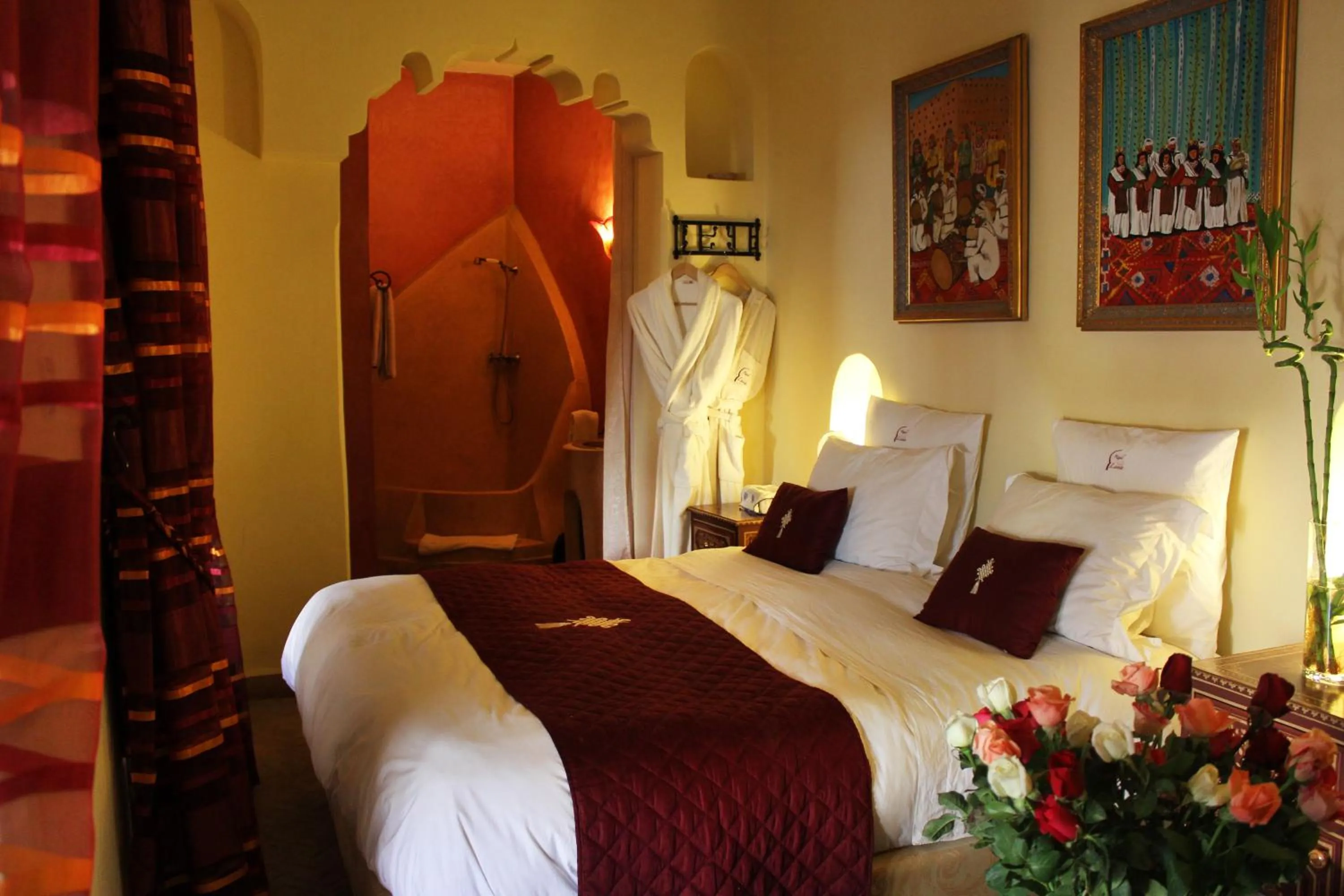 Photo of the whole room, Bed in Riad Léna & Spa
