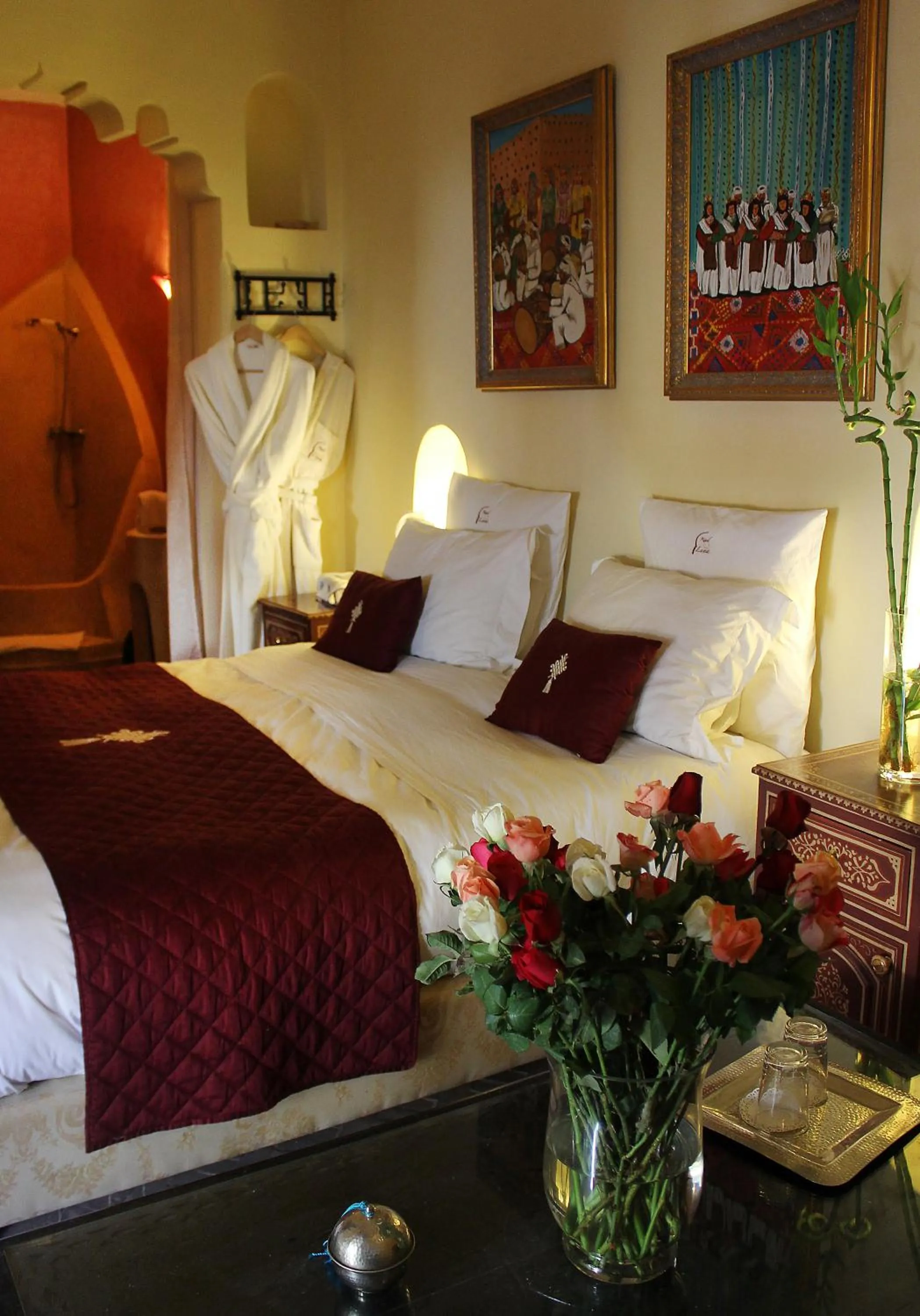 Photo of the whole room, Bed in Riad Léna & Spa