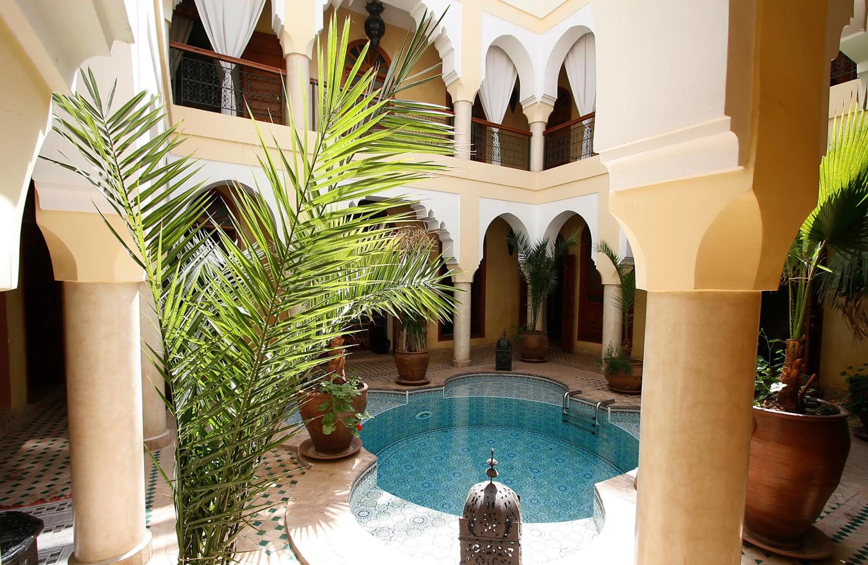 Swimming pool in Riad Léna & Spa
